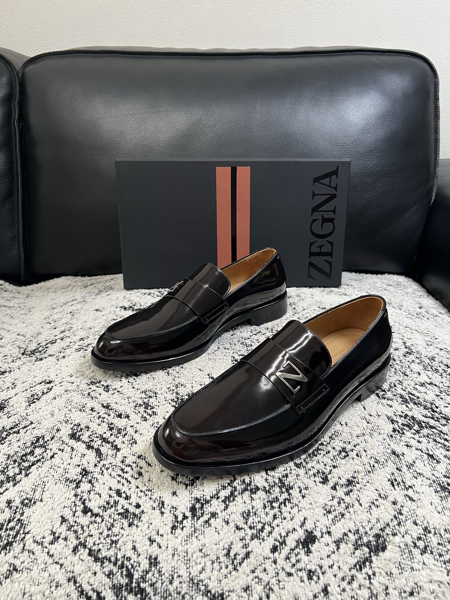 Zegna  高品质  顶级工艺品  杰尼亚  皮鞋专柜新款原厂配置，意大利进口牛皮面料，进口牛里垫，透气舒适，鞋底：原