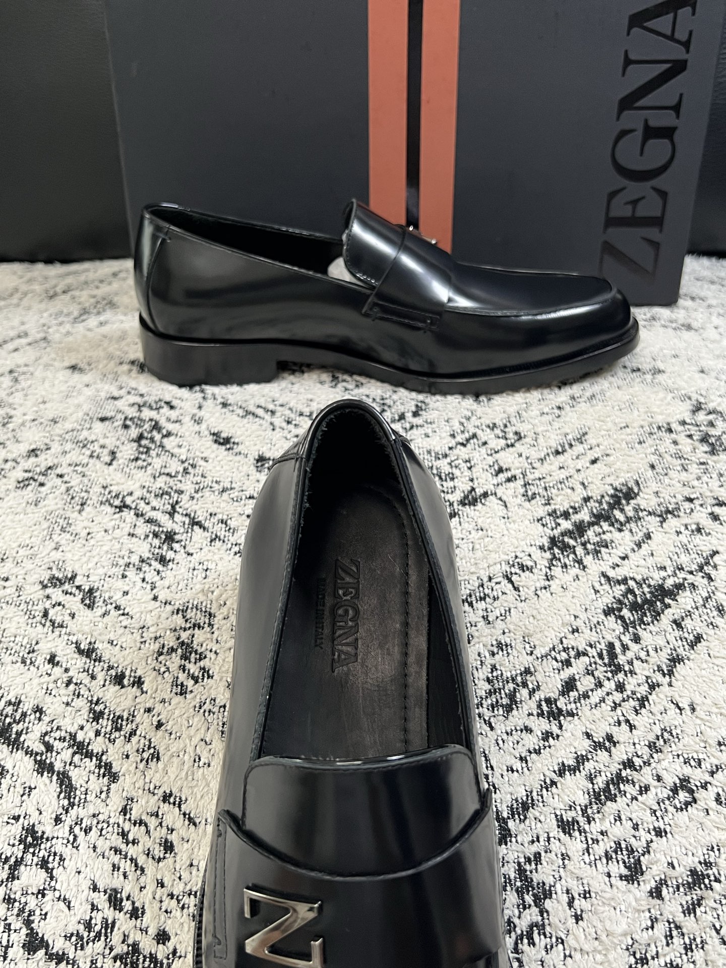 Zegna  高品质  顶级工艺品  杰尼亚  皮鞋专柜新款原厂配置，意大利进口牛皮面料，进口牛里垫，透气舒适，鞋底：原