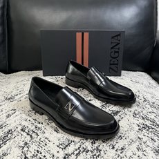 Zegna 高品质 顶级工艺品 杰尼亚 皮鞋专柜新款原厂配置,意大利进口牛皮面料,进口牛里垫,透气舒适,鞋底:原 Zegna 高品质 顶级工艺品 杰尼亚 皮鞋专柜新款原厂配置,意大利进口牛皮面料,进口牛里垫,透气舒适,鞋底:原