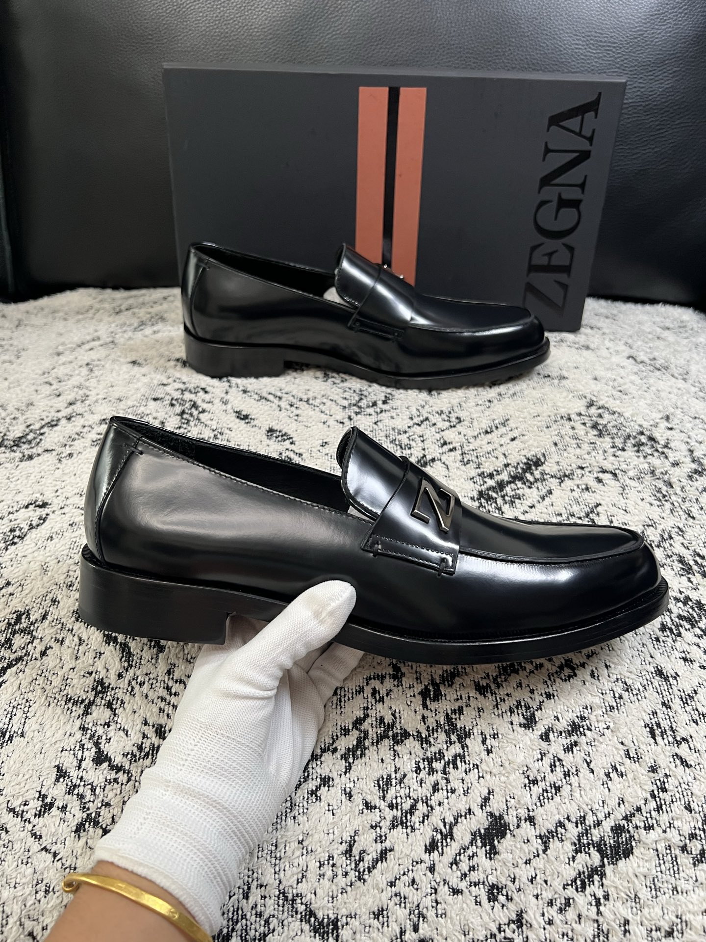 Zegna  高品质  顶级工艺品  杰尼亚  皮鞋专柜新款原厂配置，意大利进口牛皮面料，进口牛里垫，透气舒适，鞋底：原