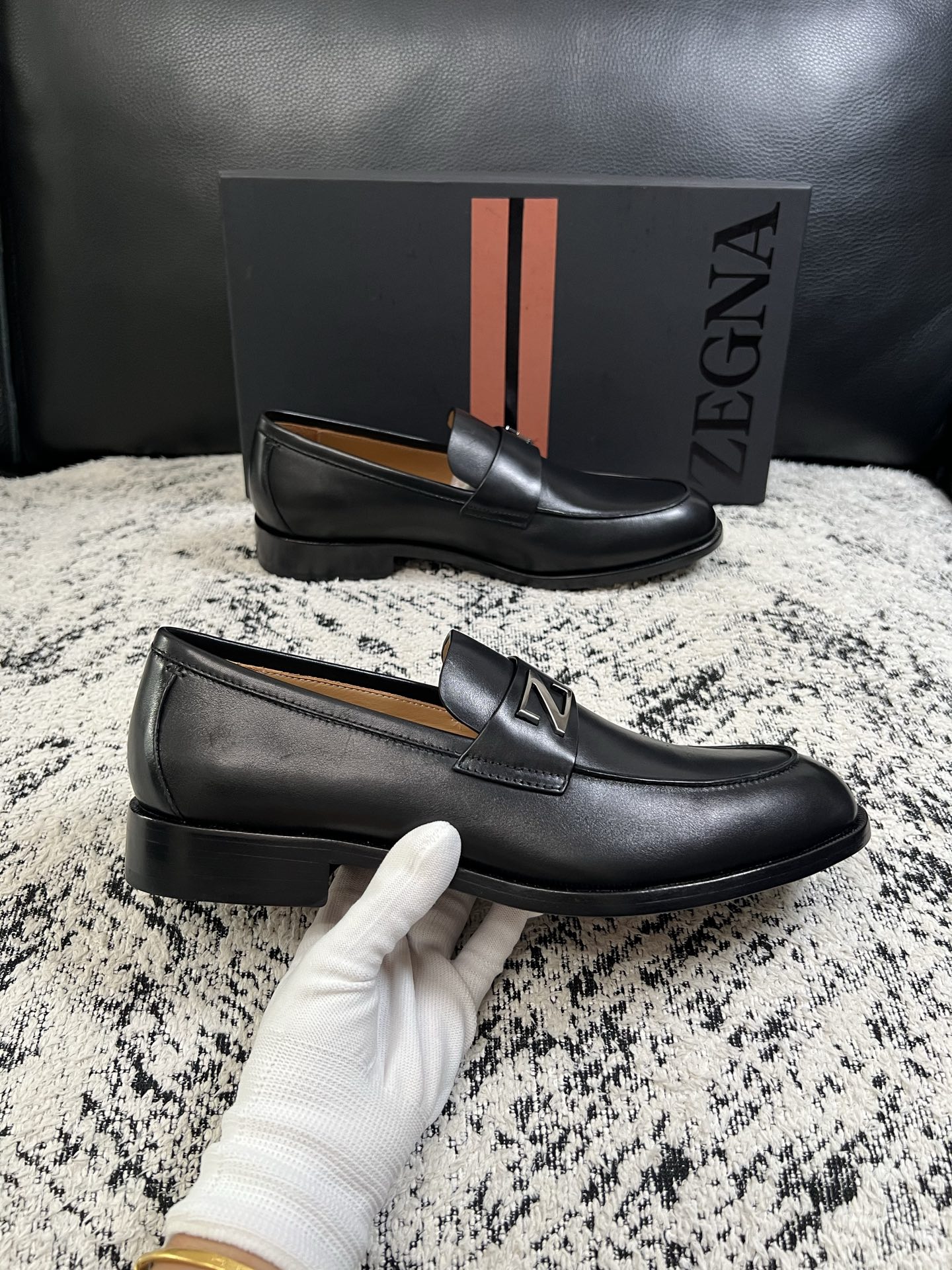 Zegna  高品质  顶级工艺品  杰尼亚  皮鞋专柜新款原厂配置，意大利进口牛皮面料，进口牛里垫，透气舒适，鞋底：原