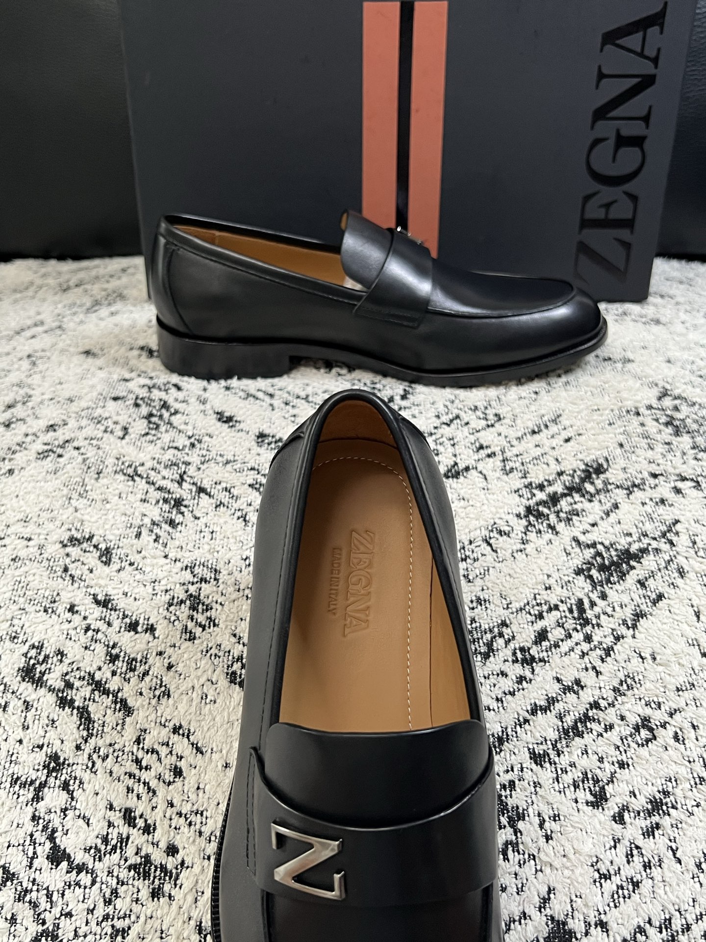 Zegna  高品质  顶级工艺品  杰尼亚  皮鞋专柜新款原厂配置，意大利进口牛皮面料，进口牛里垫，透气舒适，鞋底：原
