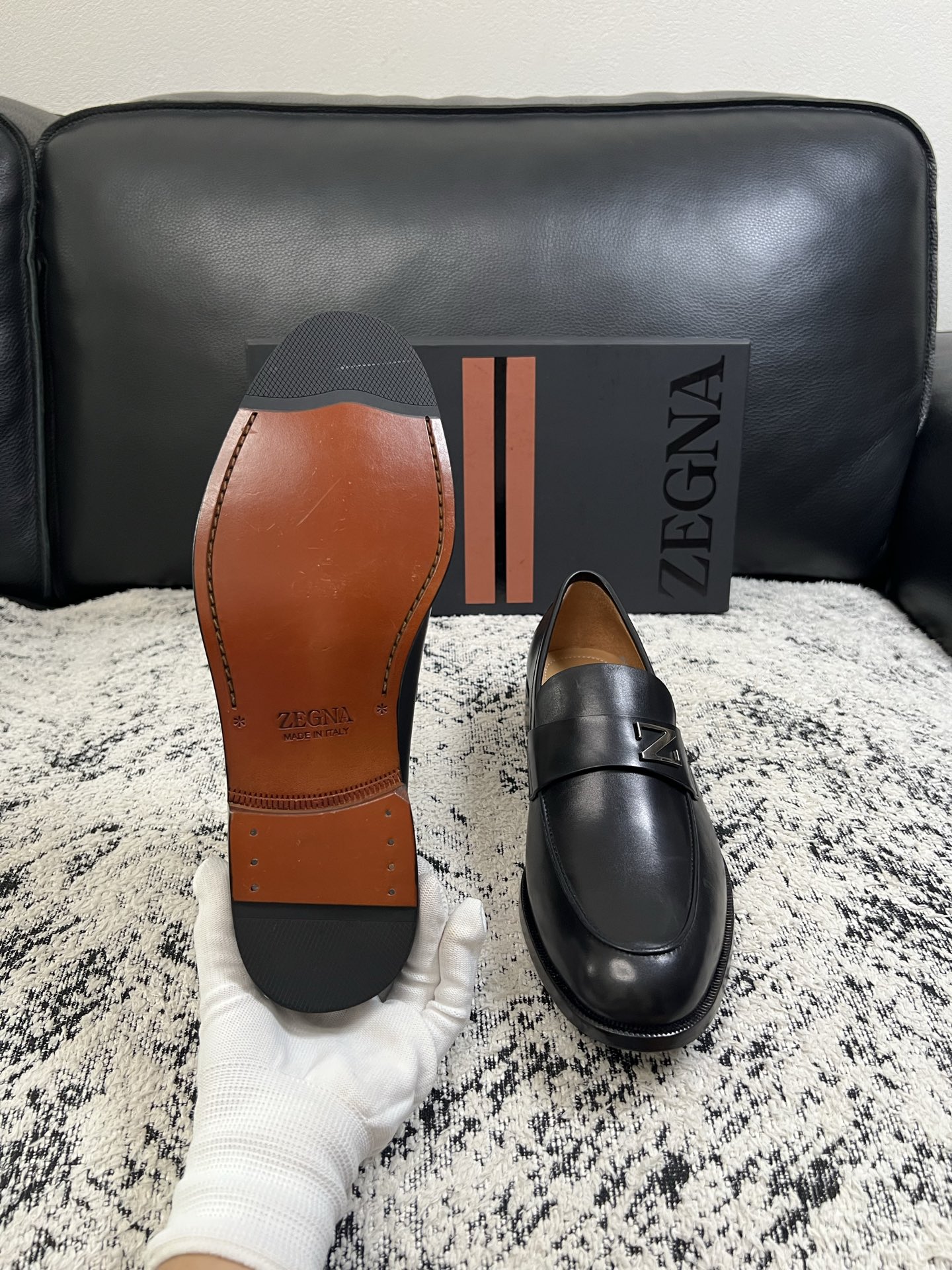 Zegna  高品质  顶级工艺品  杰尼亚  皮鞋专柜新款原厂配置，意大利进口牛皮面料，进口牛里垫，透气舒适，鞋底：原