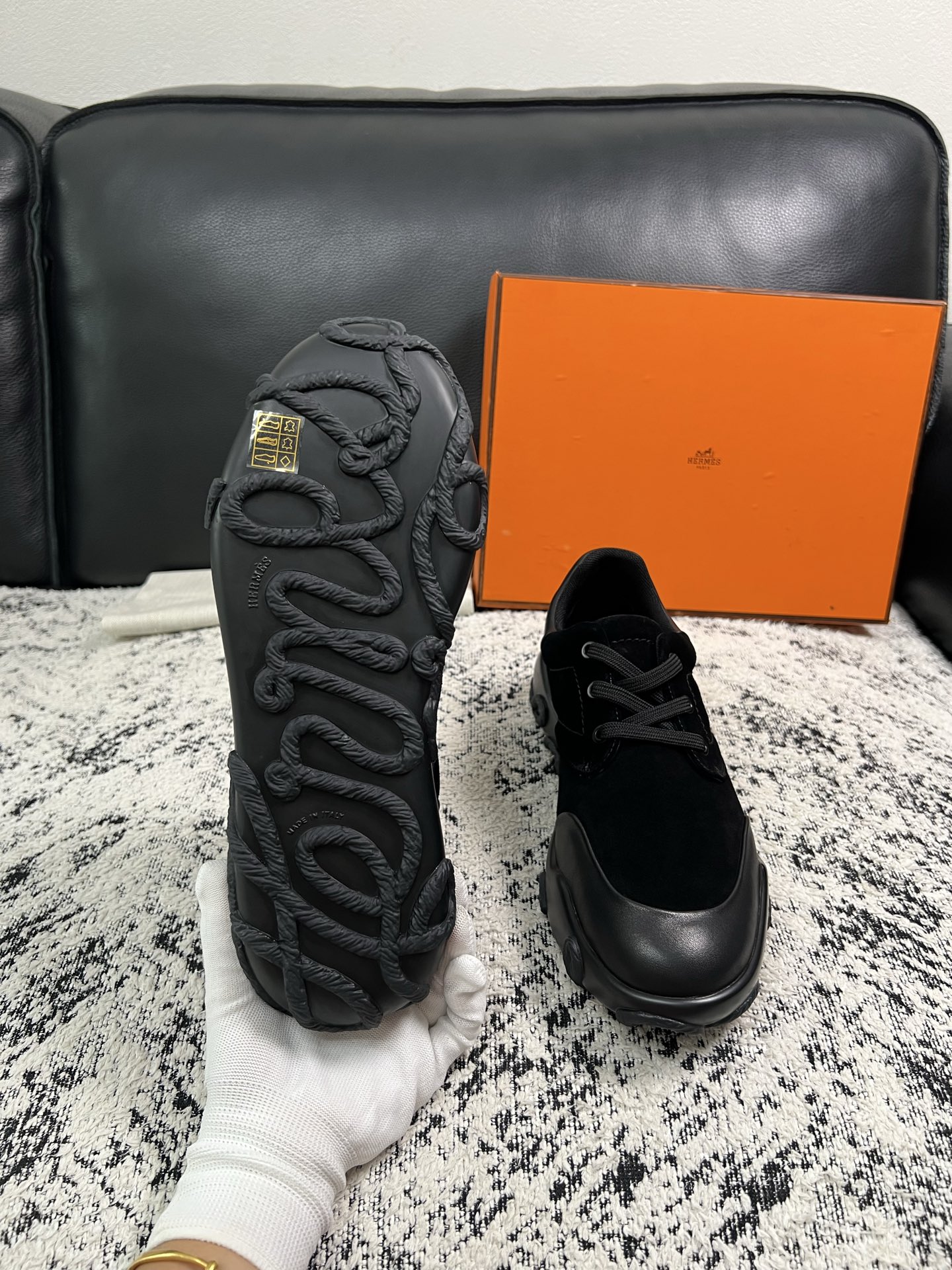 Hermes  高品质  顶级工艺品  爱马仕 专柜同步发售原厂配置，意大利进口原版牛皮面料，高品质拼接工艺，全进口水染