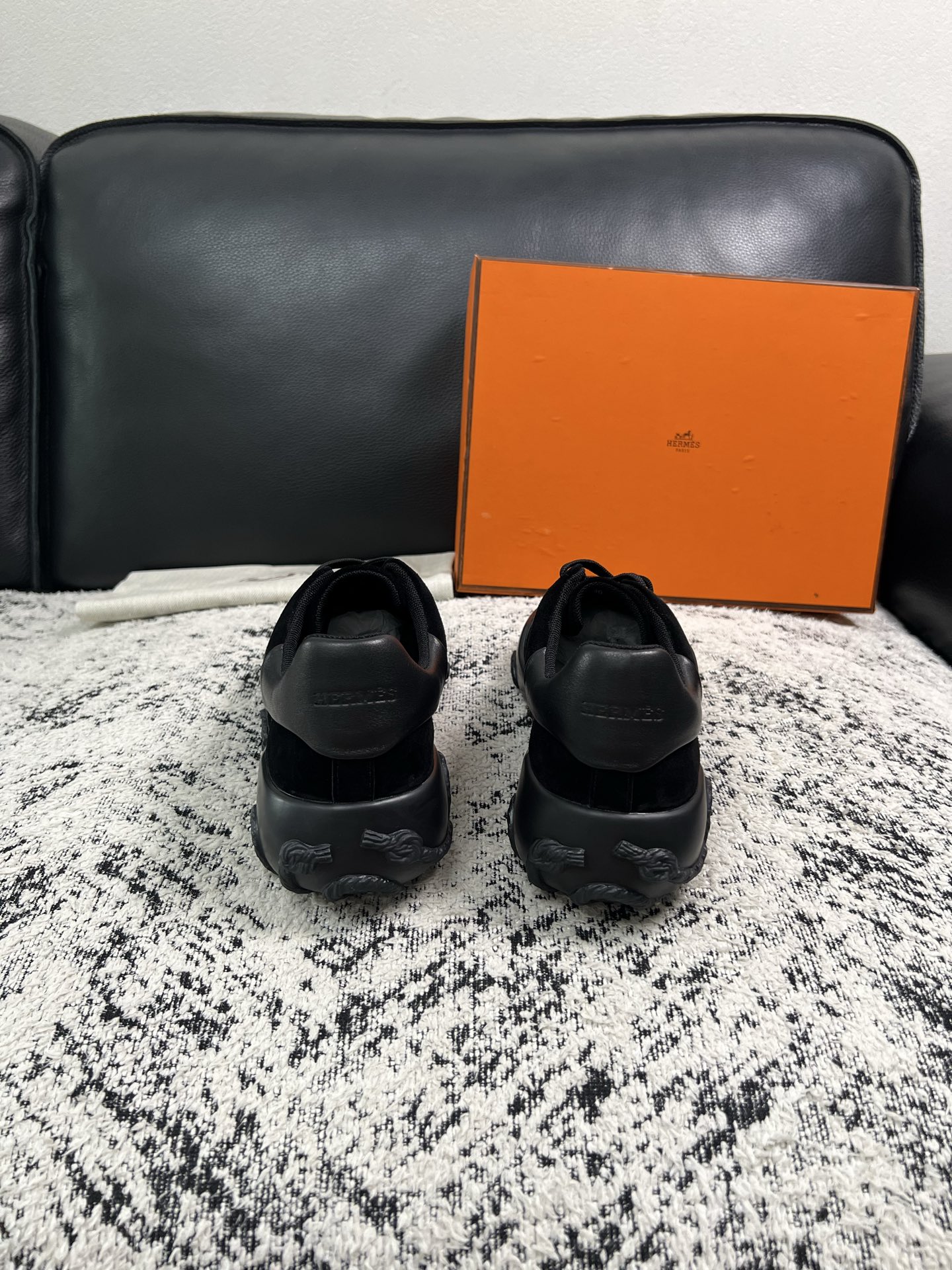 Hermes  高品质  顶级工艺品  爱马仕 专柜同步发售原厂配置，意大利进口原版牛皮面料，高品质拼接工艺，全进口水染