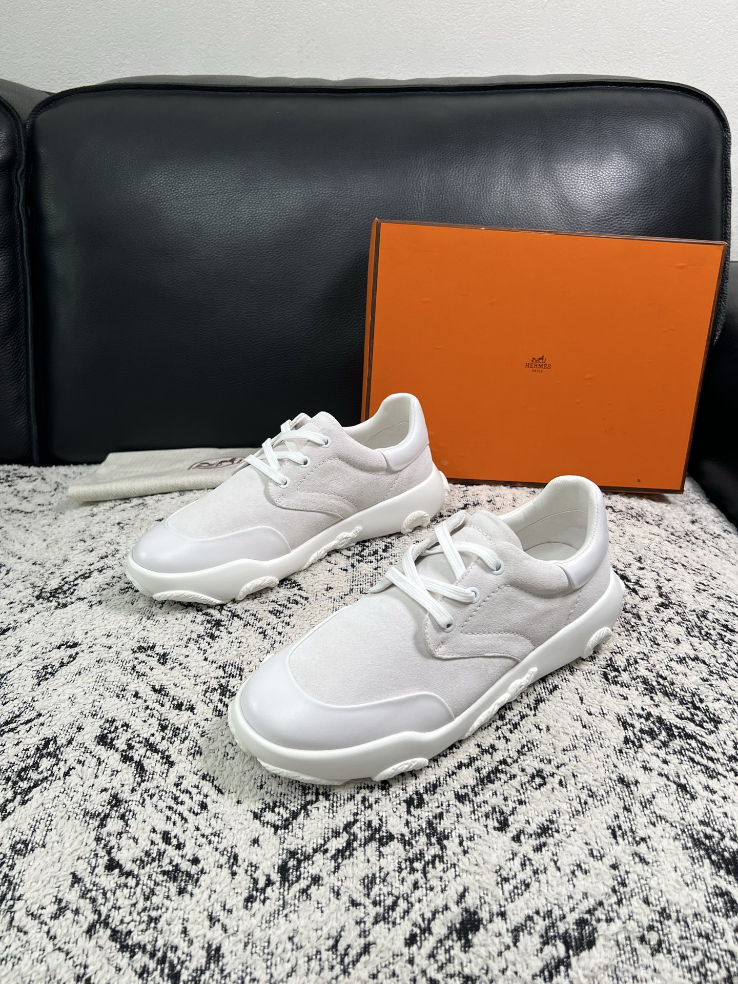 Hermes  高品质  顶级工艺品  爱马仕 专柜同步发售原厂配置，意大利进口原版牛皮面料，高品质拼接工艺，全进口水染