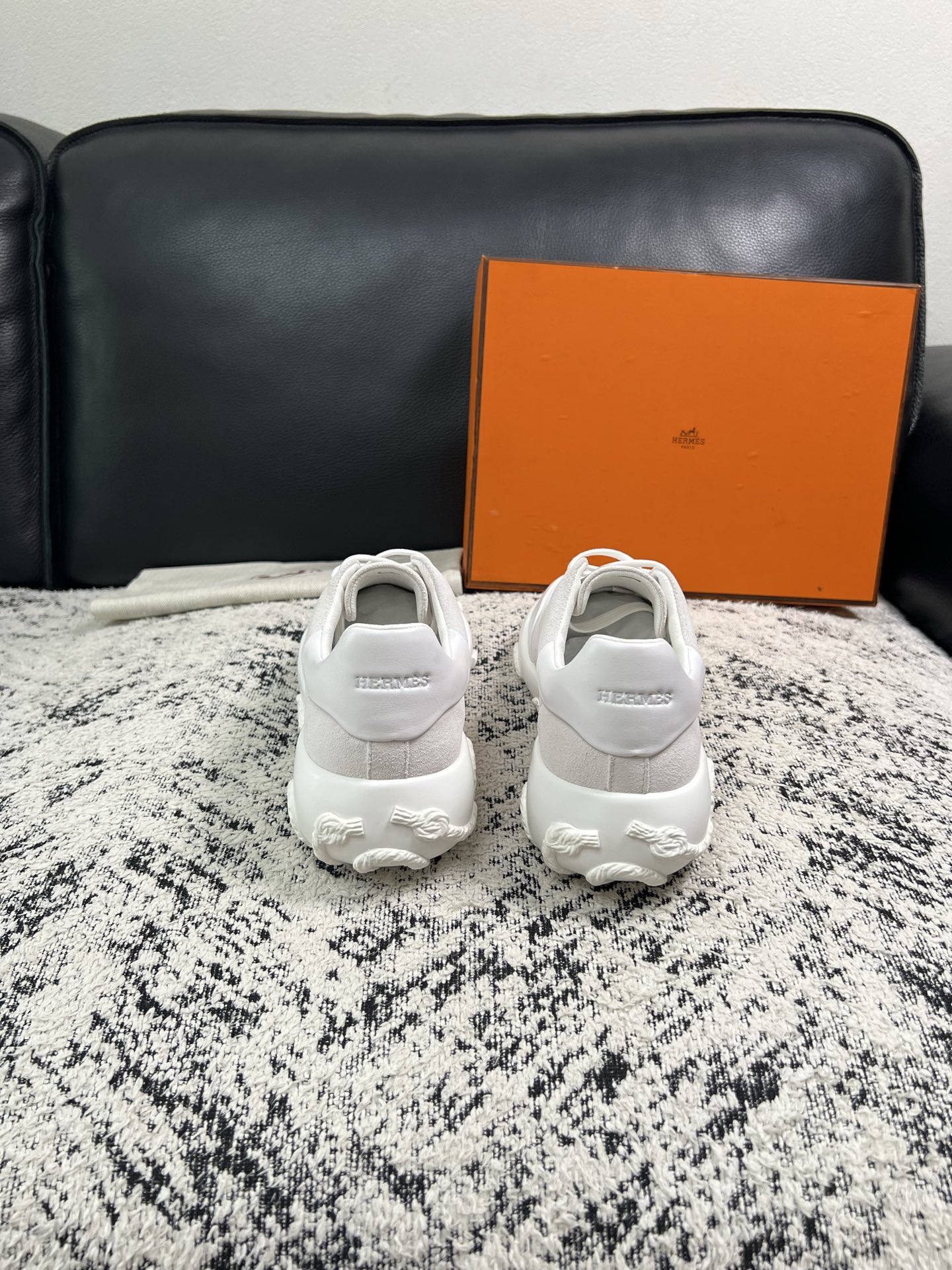 Hermes  高品质  顶级工艺品  爱马仕 专柜同步发售原厂配置，意大利进口原版牛皮面料，高品质拼接工艺，全进口水染