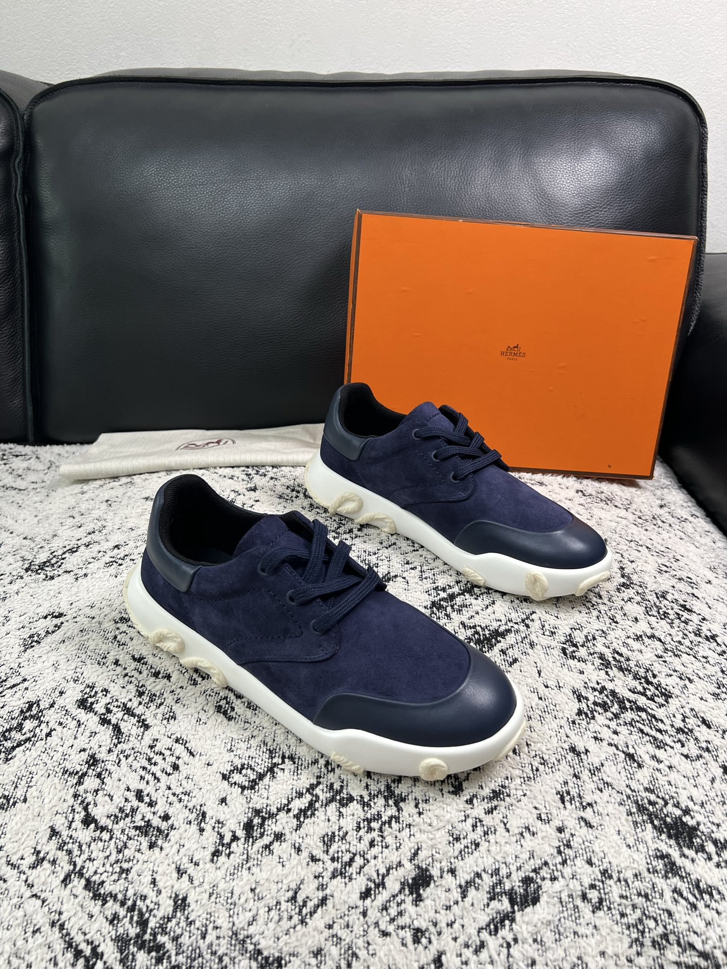 Hermes  高品质  顶级工艺品  爱马仕 专柜同步发售原厂配置，意大利进口原版牛皮面料，高品质拼接工艺，全进口水染