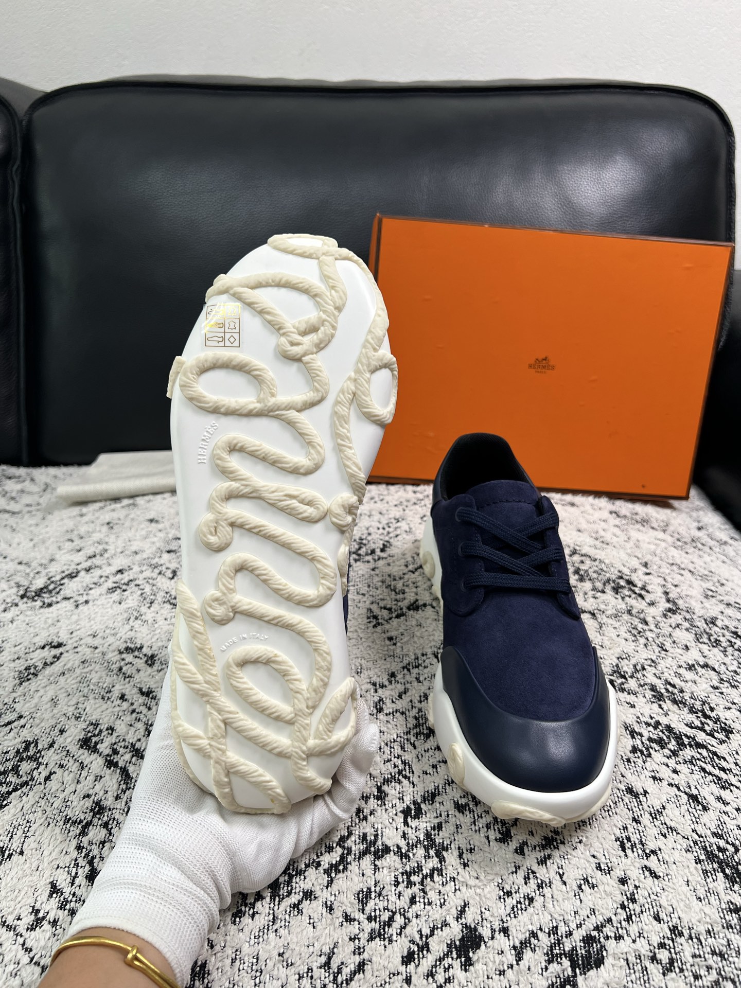 Hermes  高品质  顶级工艺品  爱马仕 专柜同步发售原厂配置，意大利进口原版牛皮面料，高品质拼接工艺，全进口水染