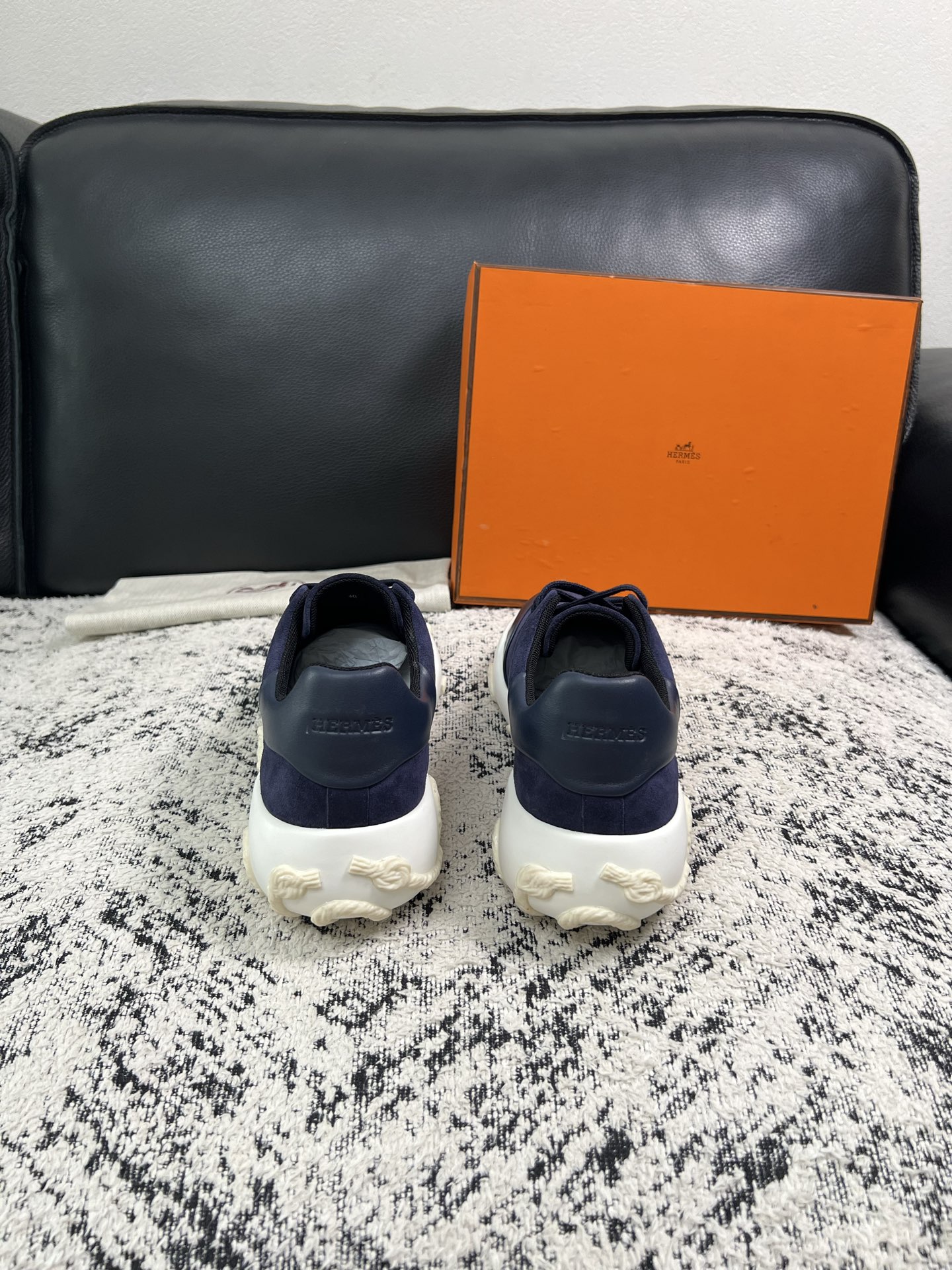 Hermes  高品质  顶级工艺品  爱马仕 专柜同步发售原厂配置，意大利进口原版牛皮面料，高品质拼接工艺，全进口水染