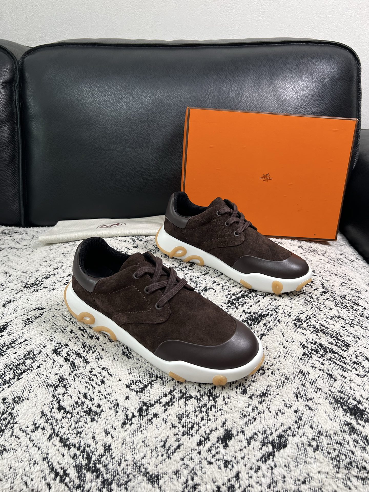 Hermes  高品质  顶级工艺品  爱马仕 专柜同步发售原厂配置，意大利进口原版牛皮面料，高品质拼接工艺，全进口水染