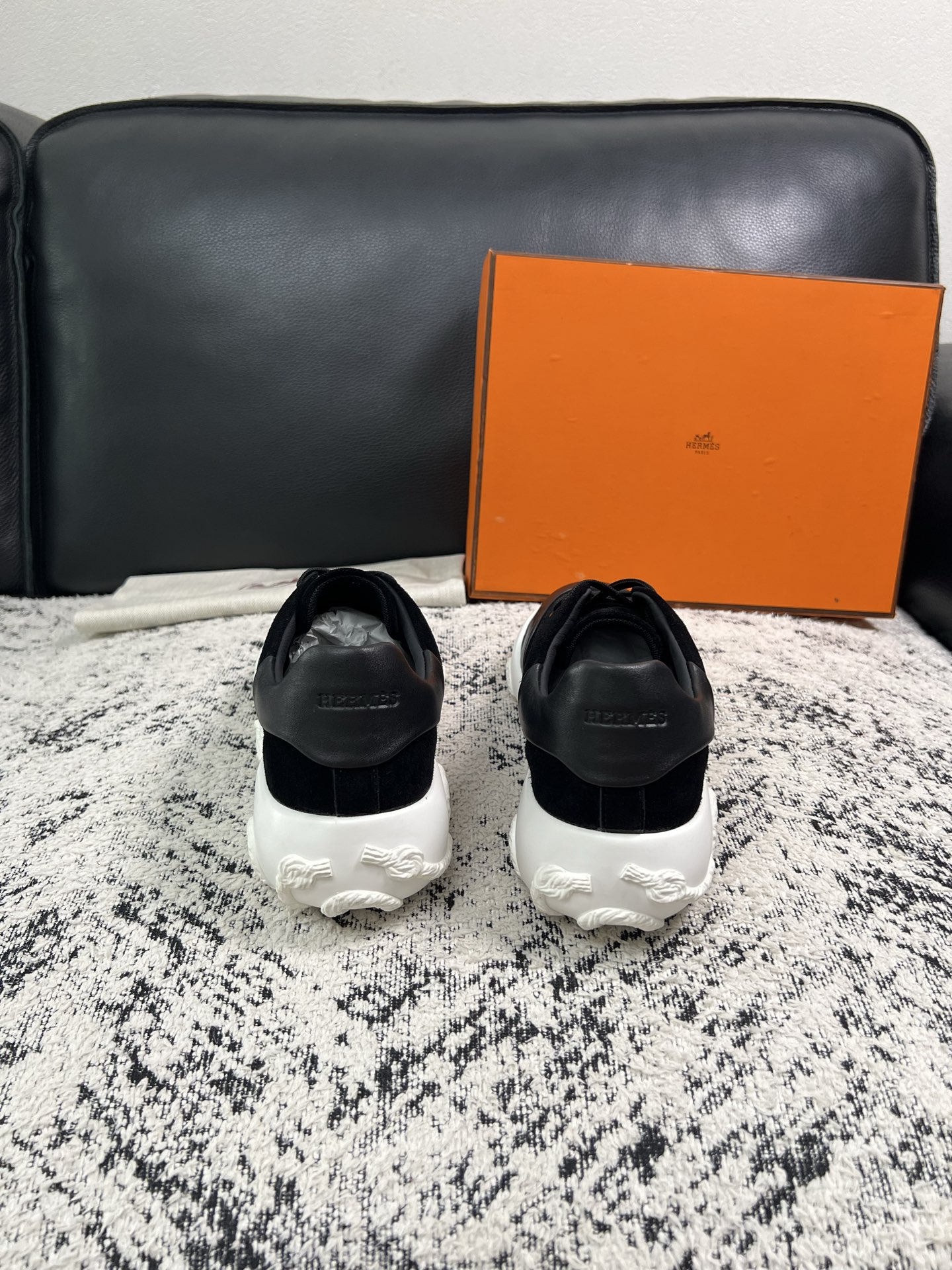 Hermes  高品质  顶级工艺品  爱马仕 专柜同步发售原厂配置，意大利进口原版牛皮面料，高品质拼接工艺，全进口水染