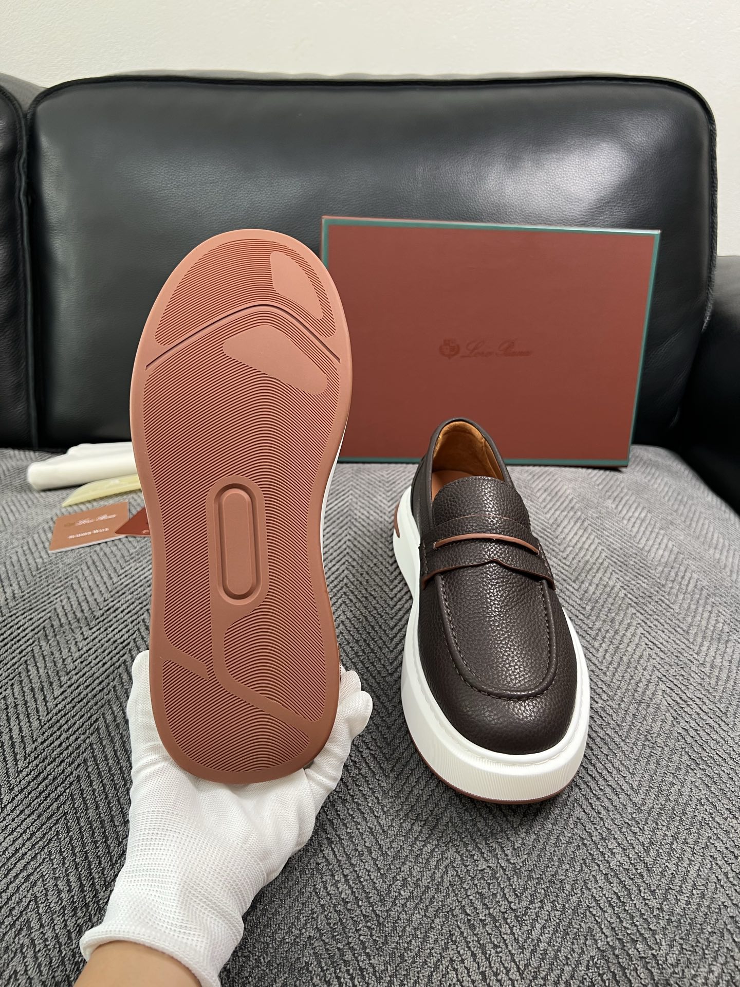 Loro Piana  高品质  顶级工艺品  诺悠翩雅  新品专柜同步原厂配置，鞋面意大利进口牛皮面料，高品质拼接工艺