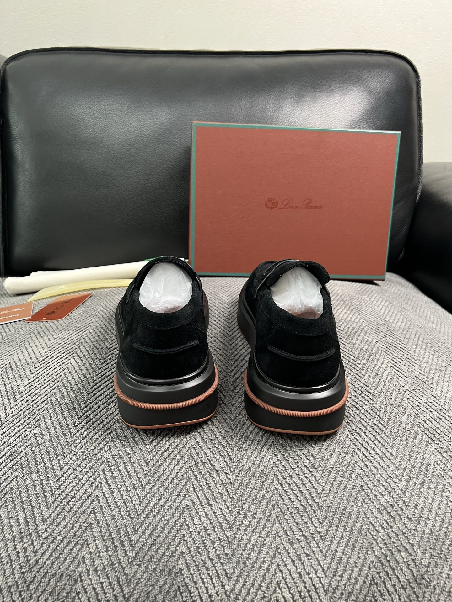 Loro Piana  高品质  顶级工艺品  诺悠翩雅  新品专柜同步原厂配置，鞋面意大利进口牛皮面料，高品质拼接工艺