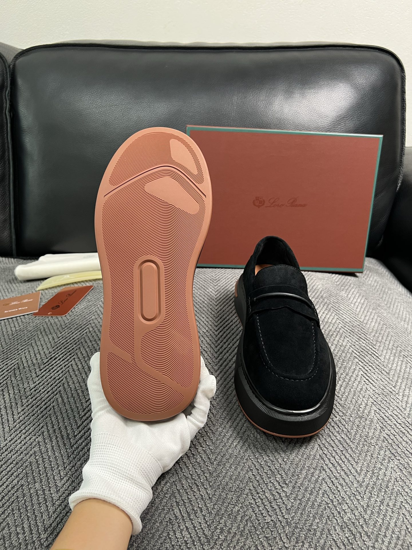 Loro Piana  高品质  顶级工艺品  诺悠翩雅  新品专柜同步原厂配置，鞋面意大利进口牛皮面料，高品质拼接工艺