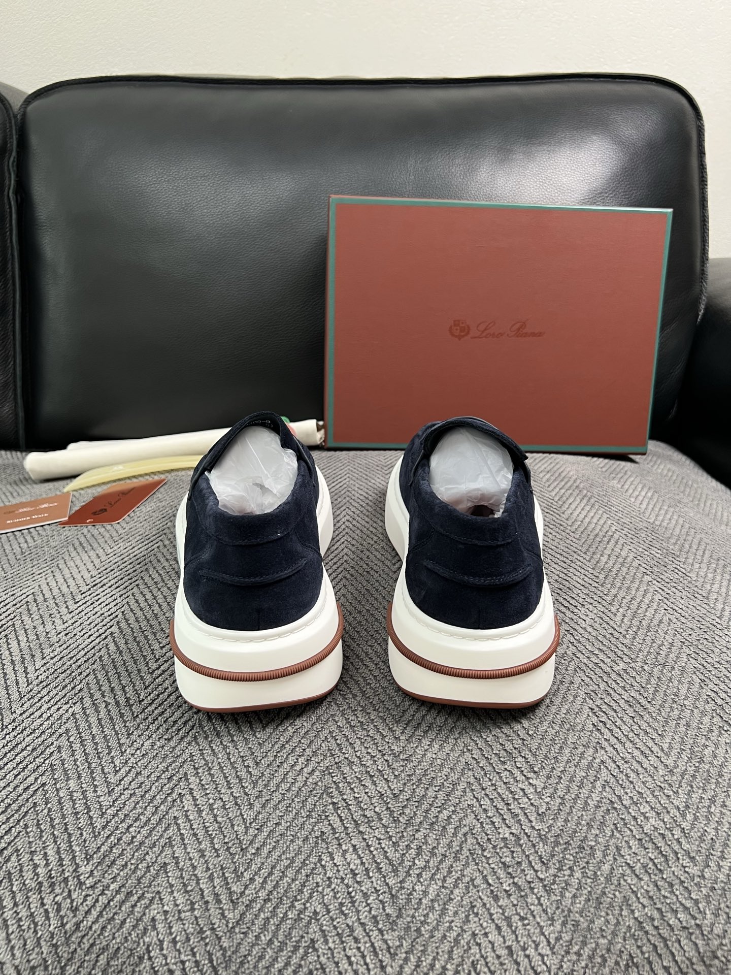 Loro Piana  高品质  顶级工艺品  诺悠翩雅  新品专柜同步原厂配置，鞋面意大利进口牛皮面料，高品质拼接工艺