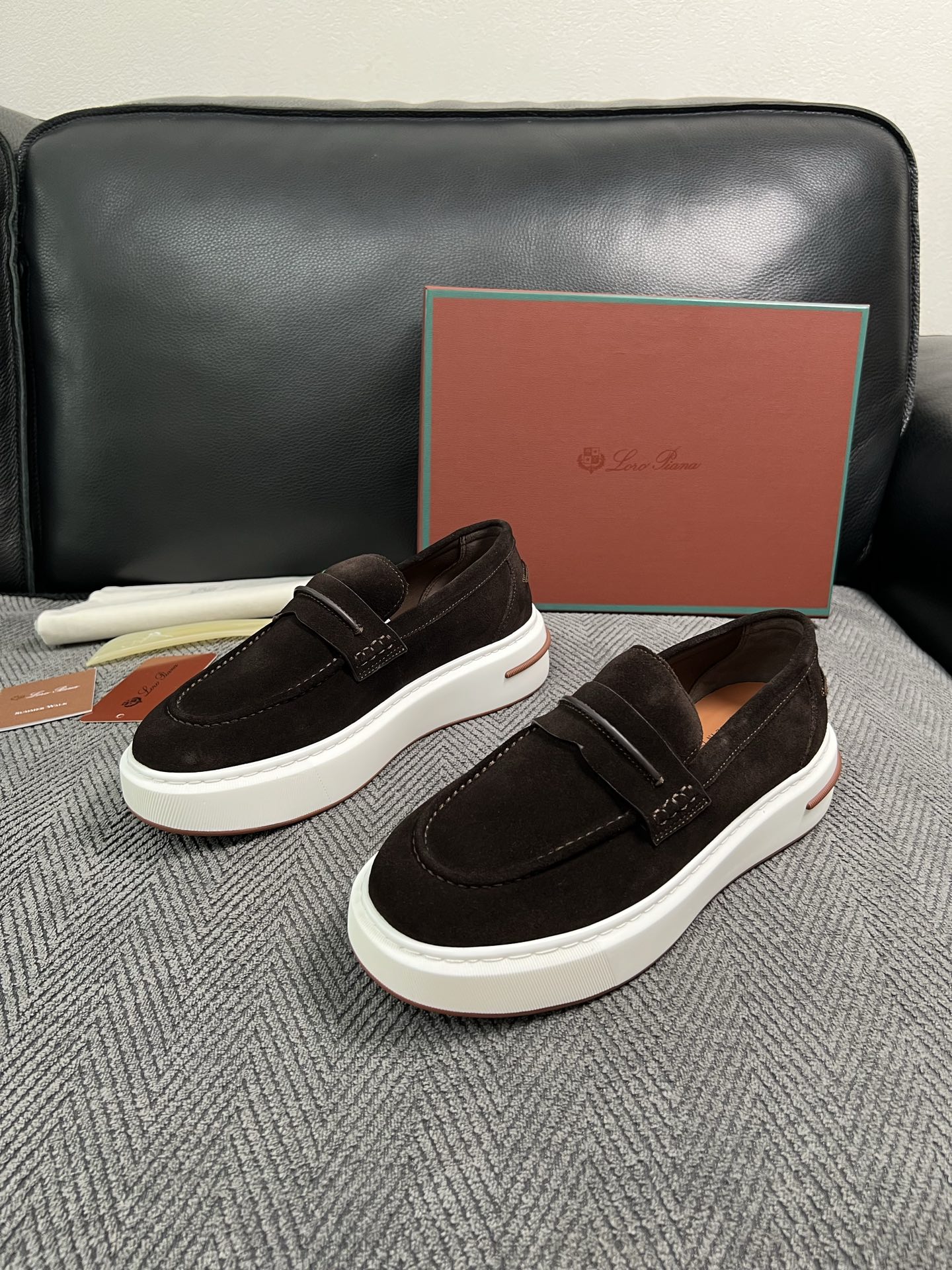 Loro Piana  高品质  顶级工艺品  诺悠翩雅  新品专柜同步原厂配置，鞋面意大利进口牛皮面料，高品质拼接工艺