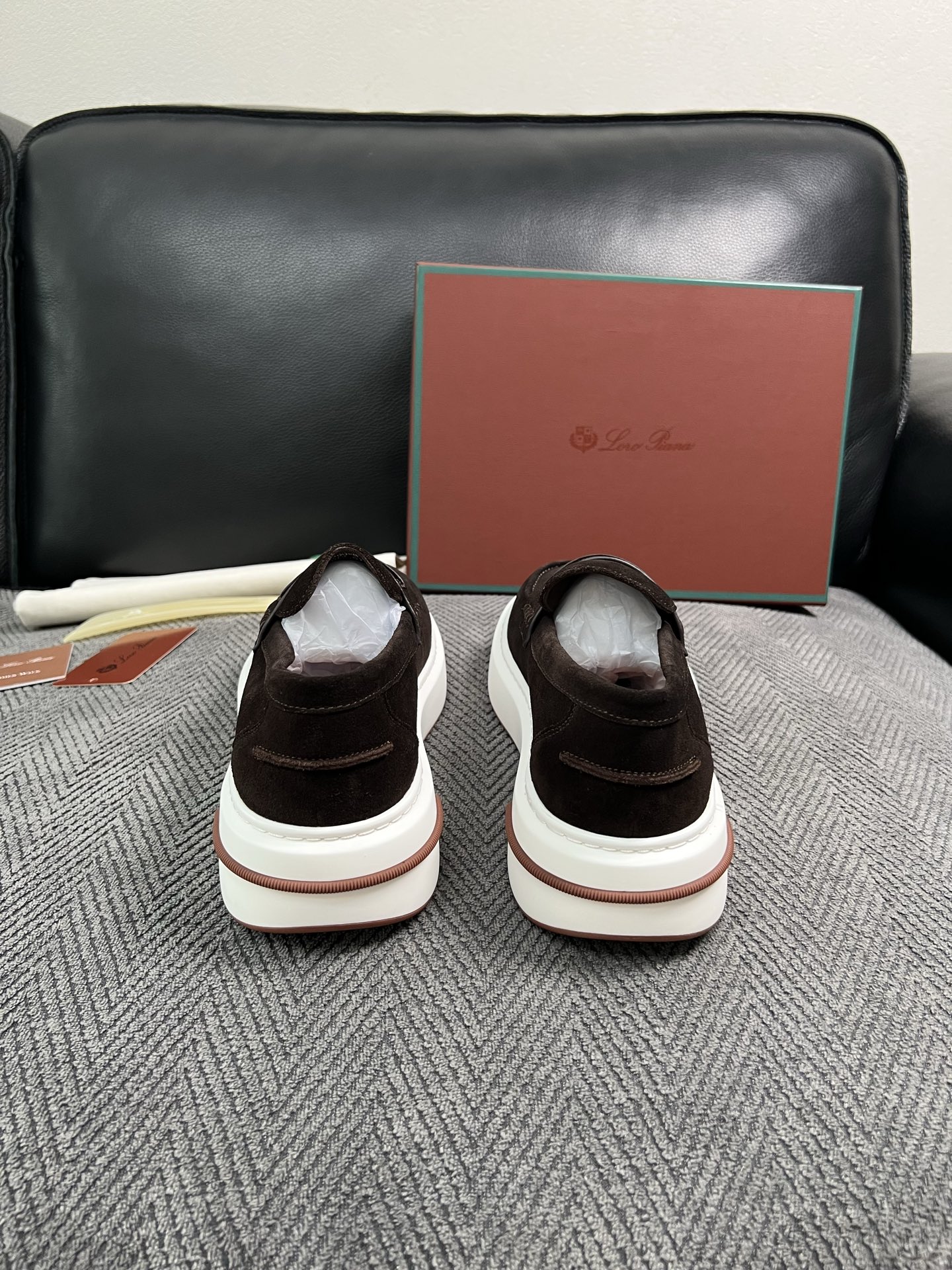 Loro Piana  高品质  顶级工艺品  诺悠翩雅  新品专柜同步原厂配置，鞋面意大利进口牛皮面料，高品质拼接工艺