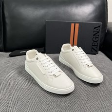 Zegna 高品质 顶级工艺品 杰尼亚 专柜新款原厂配置,意大利进口牛皮面料,进口牛里垫,透气舒适,鞋底:原厂特 Zegna 高品质 顶级工艺品 杰尼亚 专柜新款原厂配置,意大利进口牛皮面料,进口牛里垫,透气舒适,鞋底:原厂特