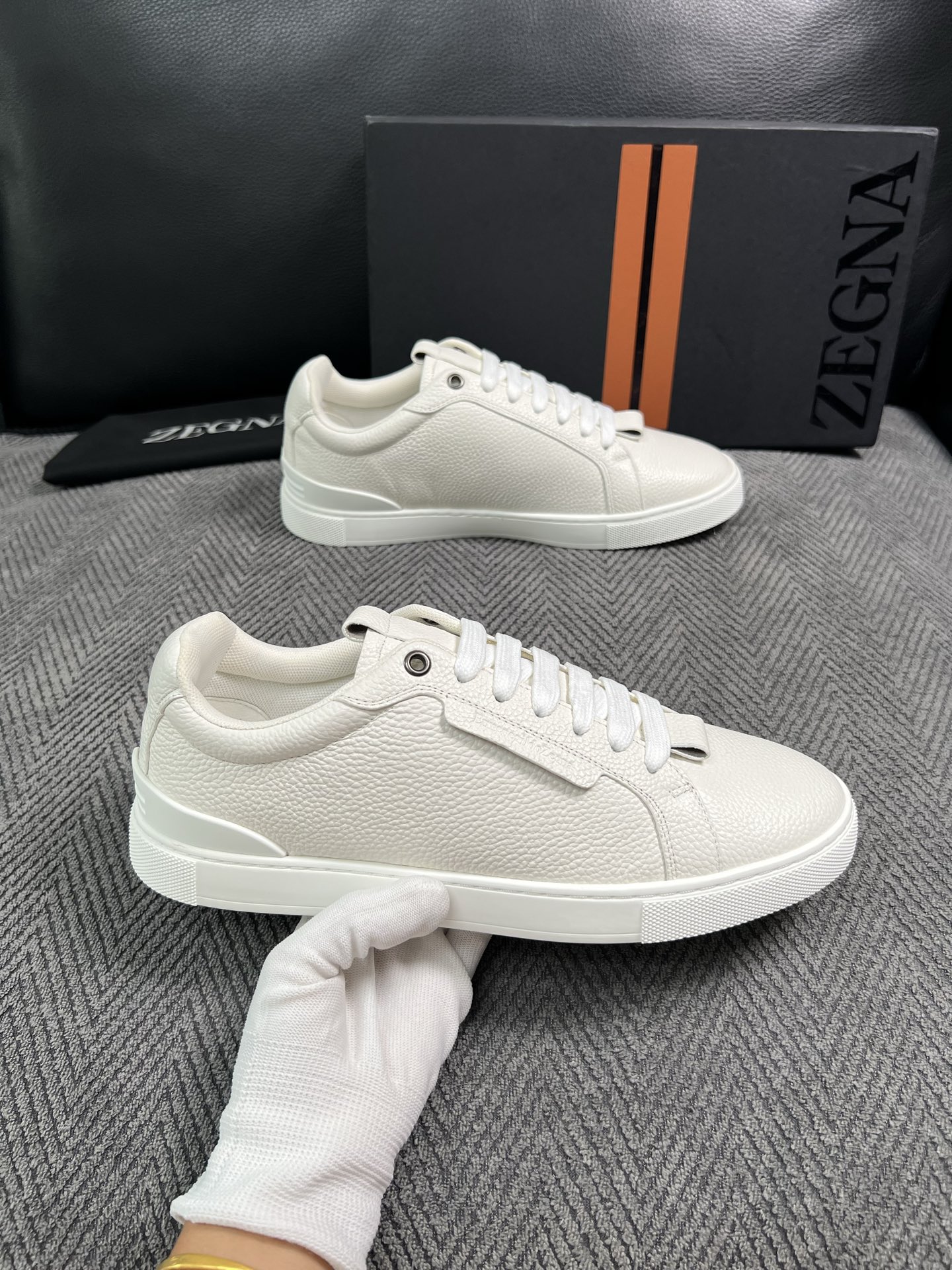 Zegna  高品质  顶级工艺品  杰尼亚  专柜新款原厂配置，意大利进口牛皮面料，进口牛里垫，透气舒适，鞋底：原厂特