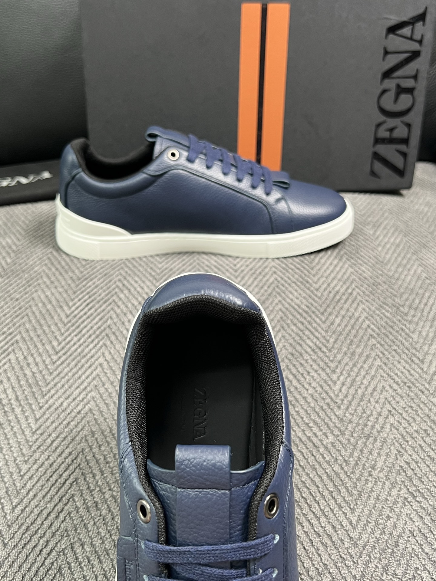 Zegna  高品质  顶级工艺品  杰尼亚  专柜新款原厂配置，意大利进口牛皮面料，进口牛里垫，透气舒适，鞋底：原厂特
