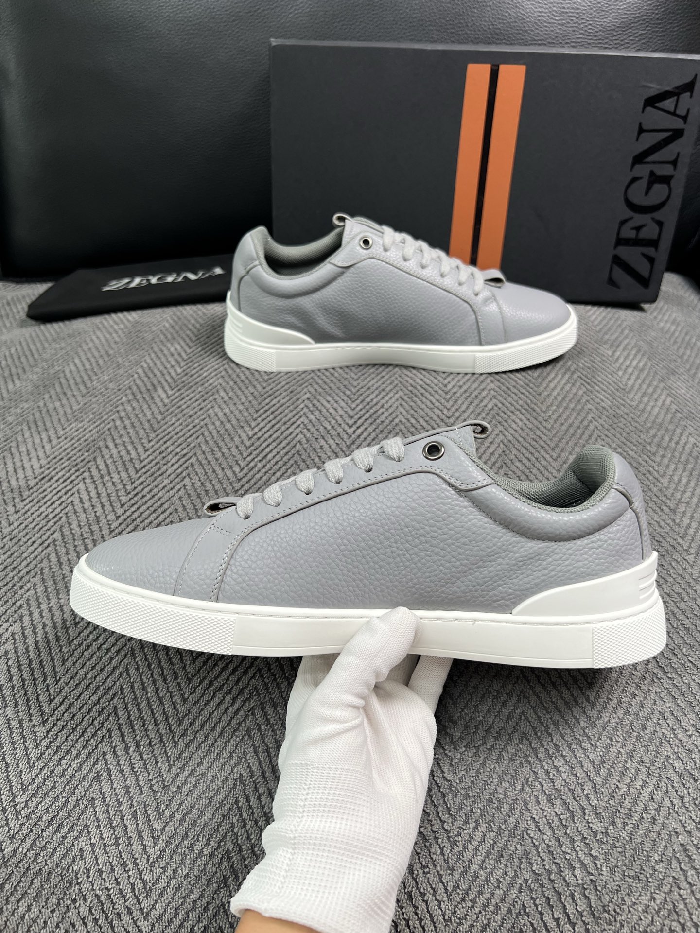 Zegna  高品质  顶级工艺品  杰尼亚  专柜新款原厂配置，意大利进口牛皮面料，进口牛里垫，透气舒适，鞋底：原厂特