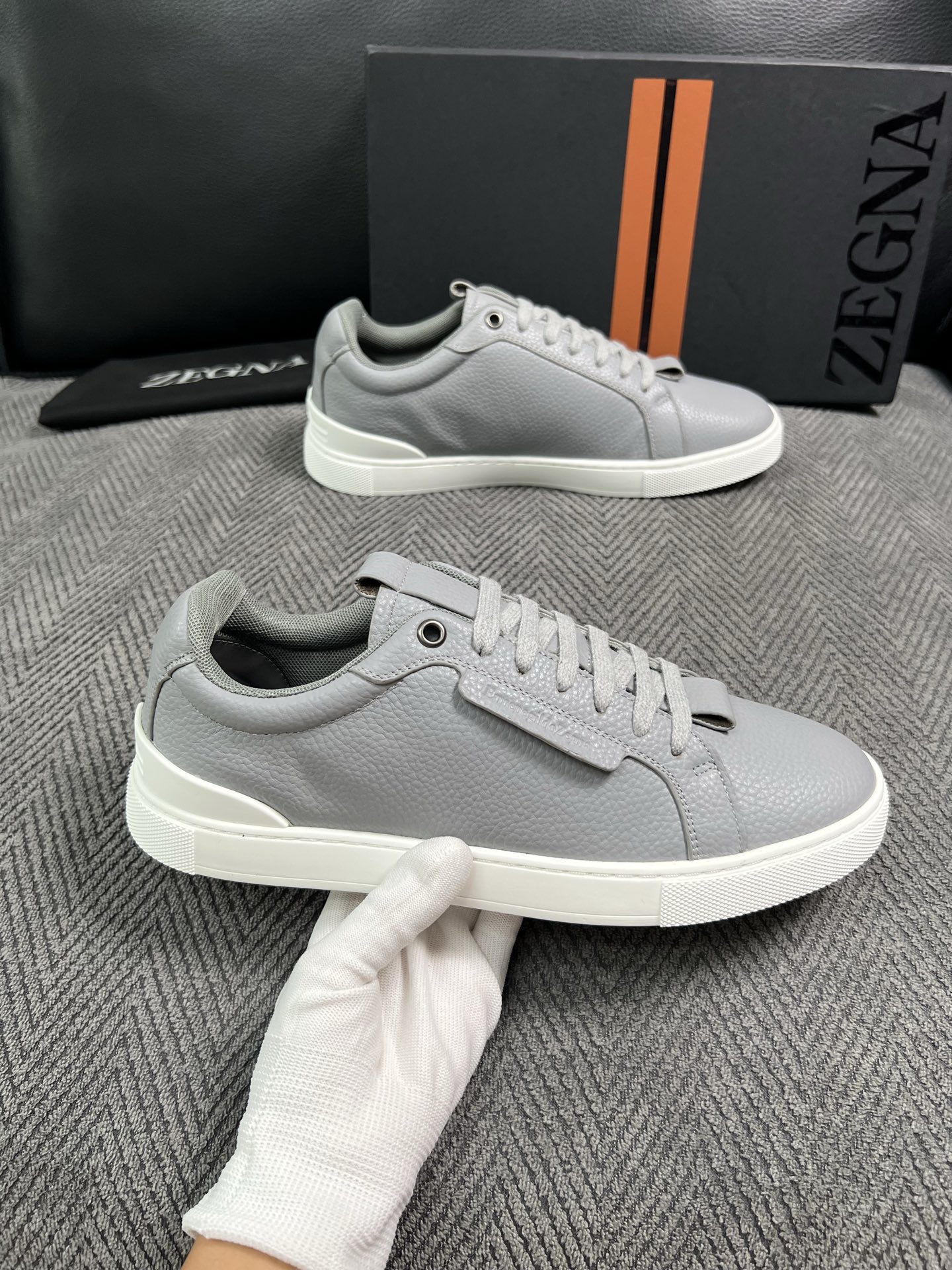 Zegna  高品质  顶级工艺品  杰尼亚  专柜新款原厂配置，意大利进口牛皮面料，进口牛里垫，透气舒适，鞋底：原厂特
