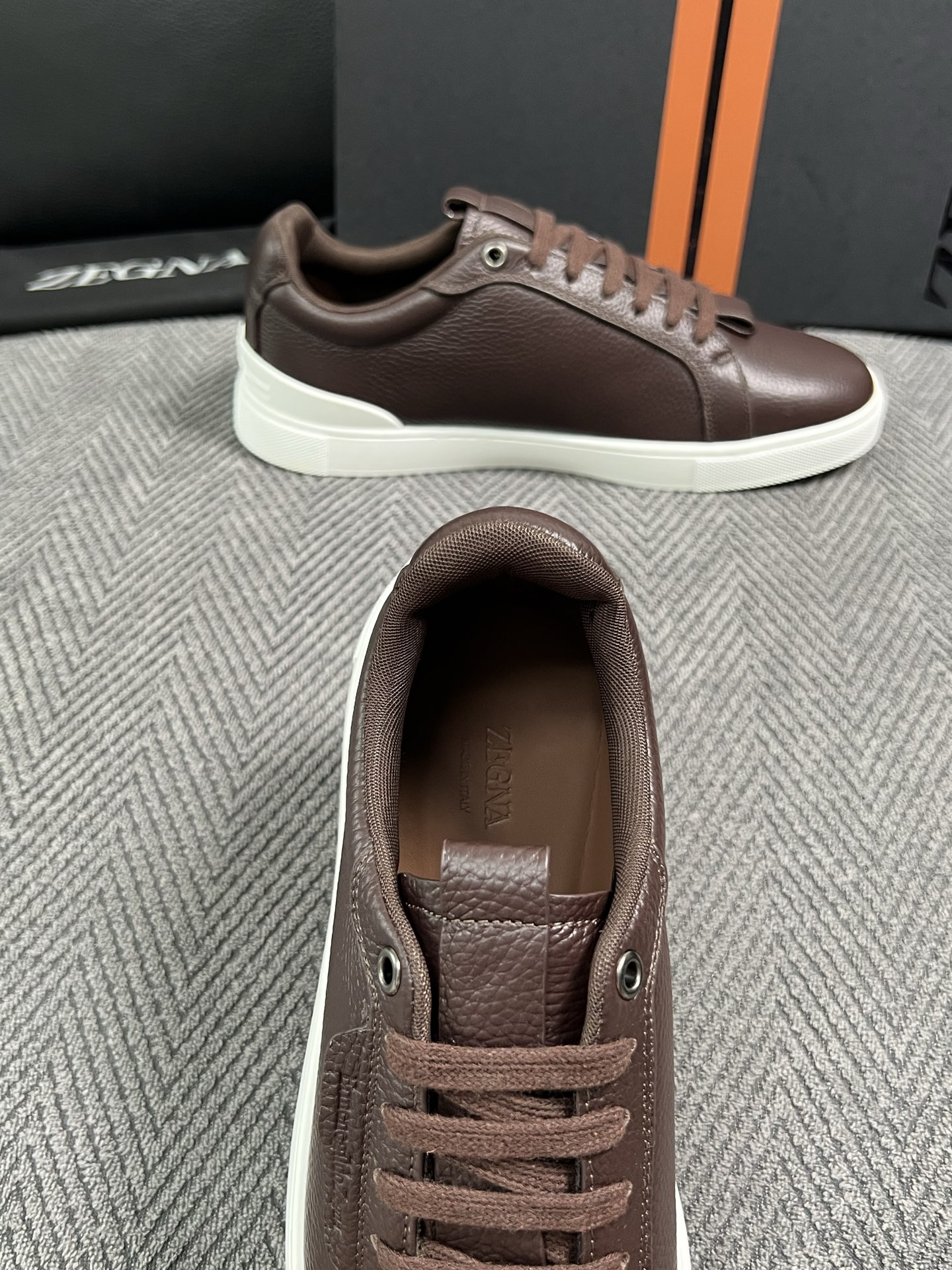 Zegna  高品质  顶级工艺品  杰尼亚  专柜新款原厂配置，意大利进口牛皮面料，进口牛里垫，透气舒适，鞋底：原厂特