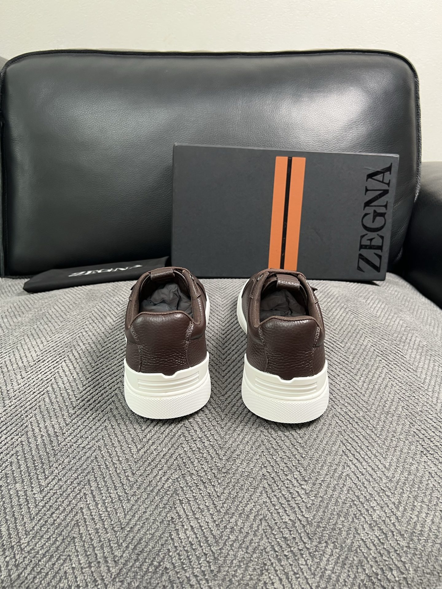 Zegna  高品质  顶级工艺品  杰尼亚  专柜新款原厂配置，意大利进口牛皮面料，进口牛里垫，透气舒适，鞋底：原厂特