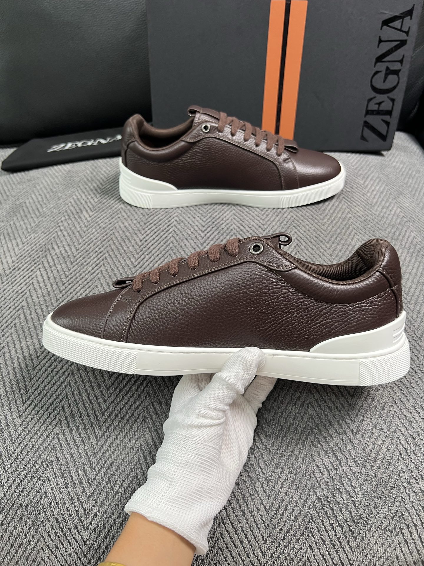 Zegna  高品质  顶级工艺品  杰尼亚  专柜新款原厂配置，意大利进口牛皮面料，进口牛里垫，透气舒适，鞋底：原厂特