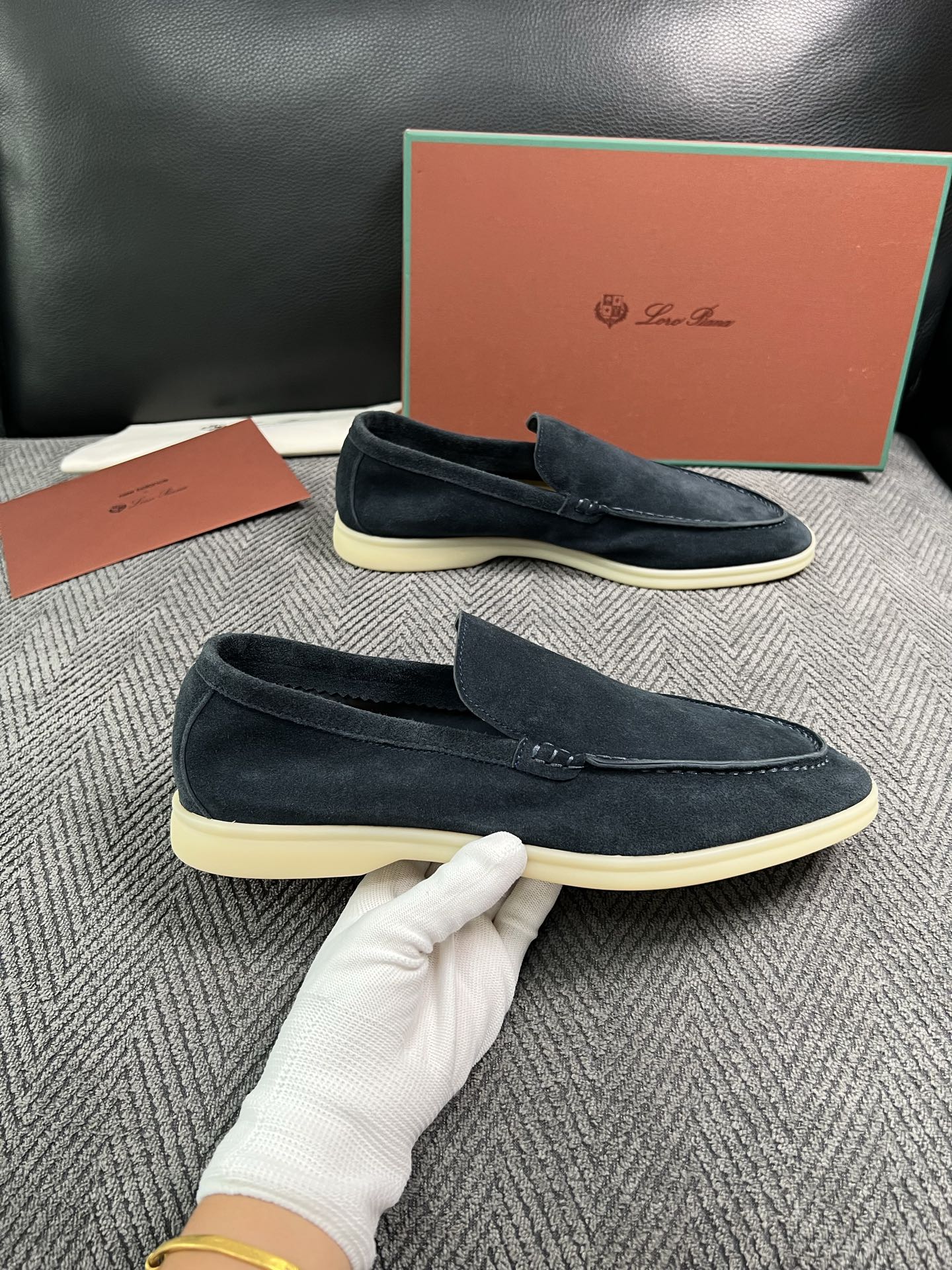 Loro Piana  高品质  顶级工艺品  诺悠翩雅  新品专柜同步原厂配置，鞋面意大利进口牛皮面料，高品质拼接工艺