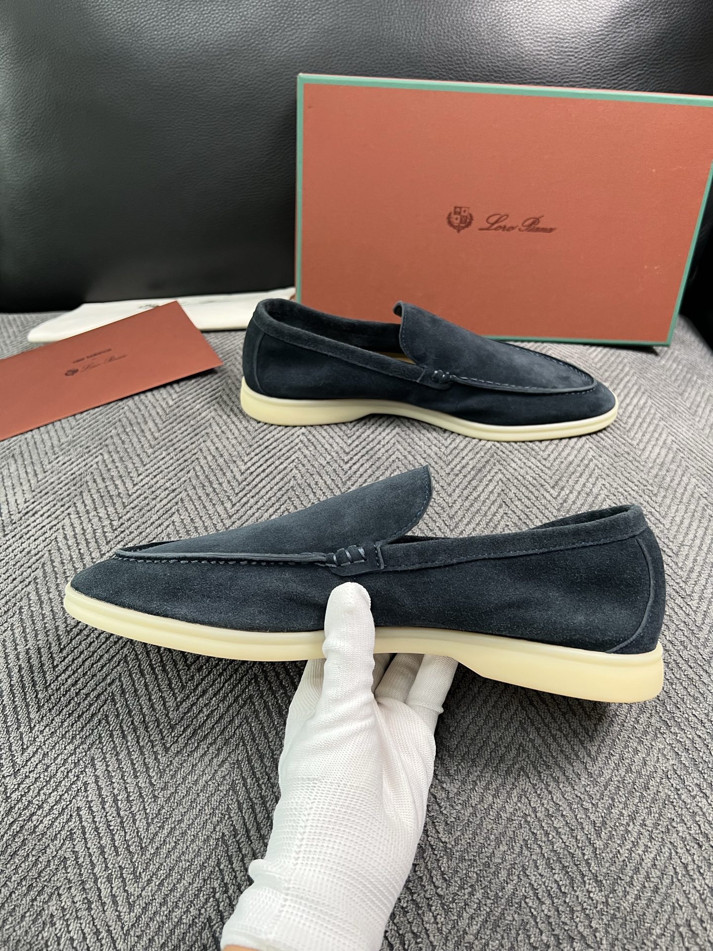 Loro Piana  高品质  顶级工艺品  诺悠翩雅  新品专柜同步原厂配置，鞋面意大利进口牛皮面料，高品质拼接工艺