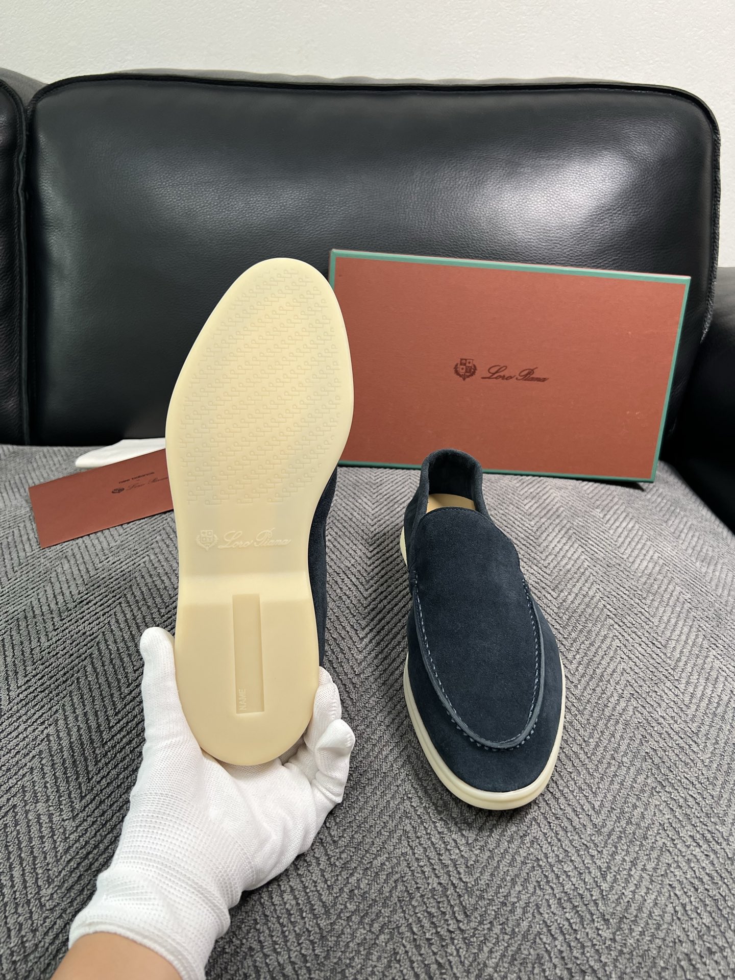 Loro Piana  高品质  顶级工艺品  诺悠翩雅  新品专柜同步原厂配置，鞋面意大利进口牛皮面料，高品质拼接工艺