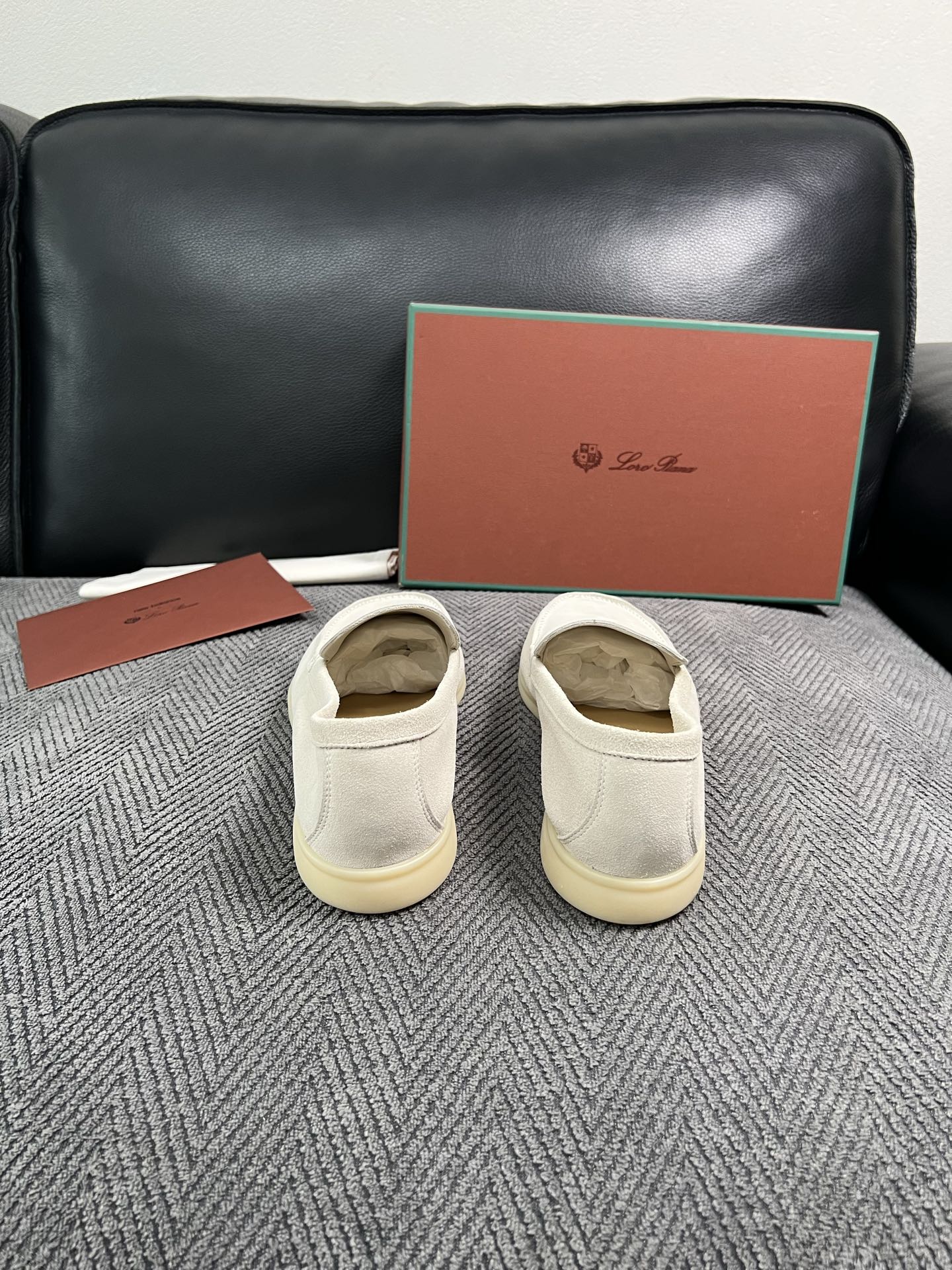 Loro Piana  高品质  顶级工艺品  诺悠翩雅  新品专柜同步原厂配置，鞋面意大利进口牛皮面料，高品质拼接工艺