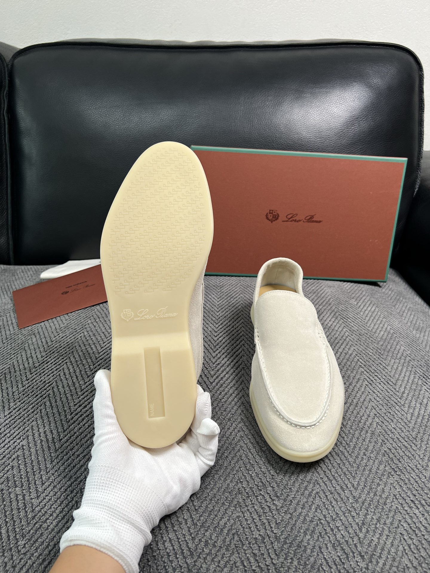 Loro Piana  高品质  顶级工艺品  诺悠翩雅  新品专柜同步原厂配置，鞋面意大利进口牛皮面料，高品质拼接工艺