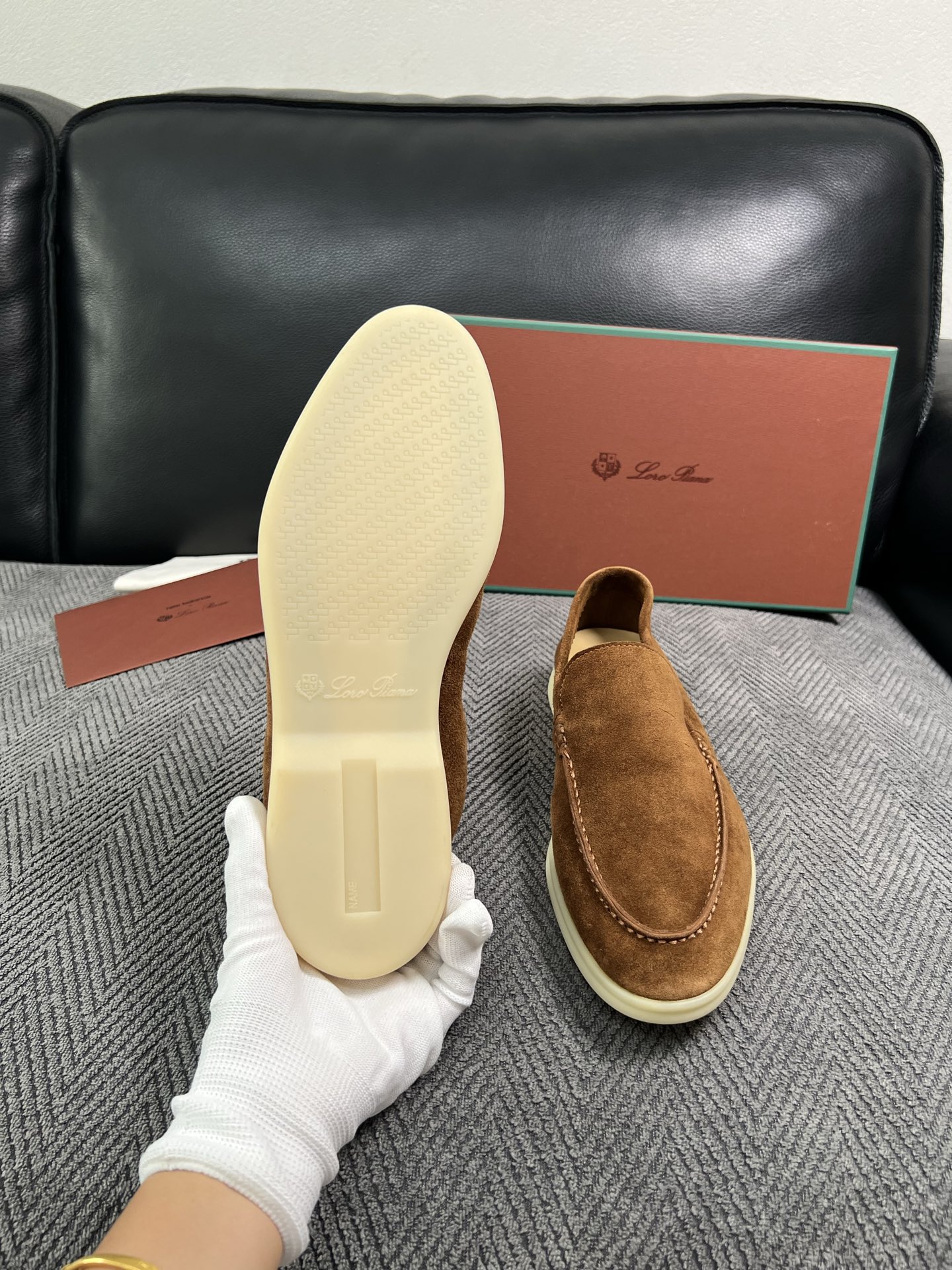 Loro Piana  高品质  顶级工艺品  诺悠翩雅  新品专柜同步原厂配置，鞋面意大利进口牛皮面料，高品质拼接工艺