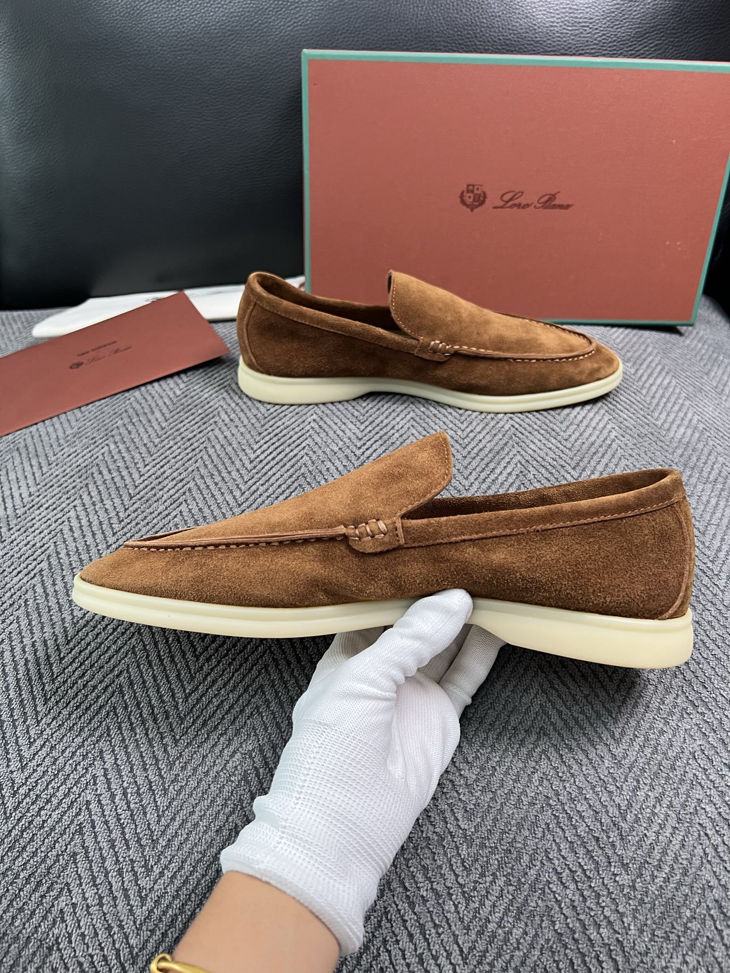 Loro Piana  高品质  顶级工艺品  诺悠翩雅  新品专柜同步原厂配置，鞋面意大利进口牛皮面料，高品质拼接工艺
