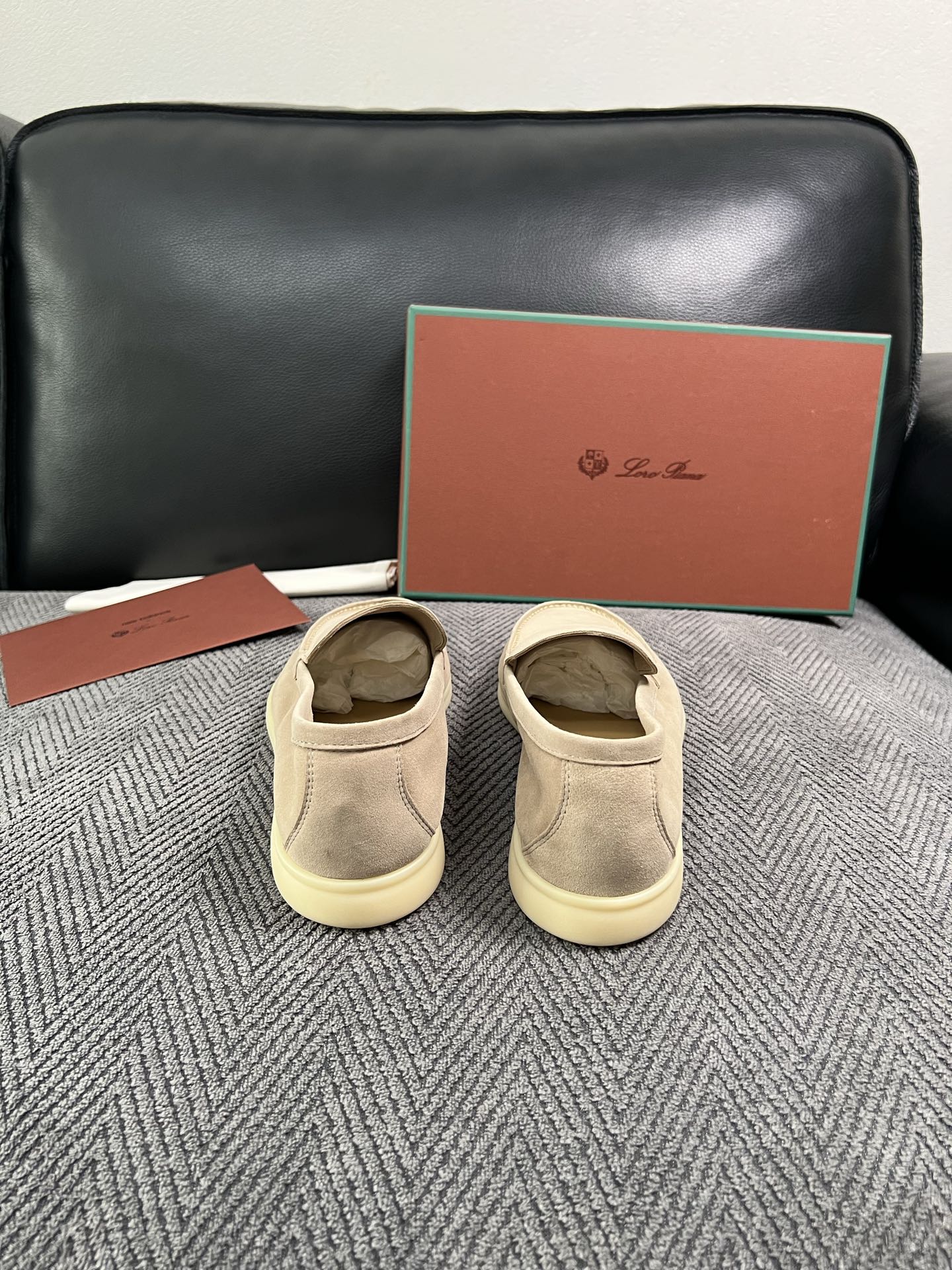Loro Piana  高品质  顶级工艺品  诺悠翩雅  新品专柜同步原厂配置，鞋面意大利进口牛皮面料，高品质拼接工艺