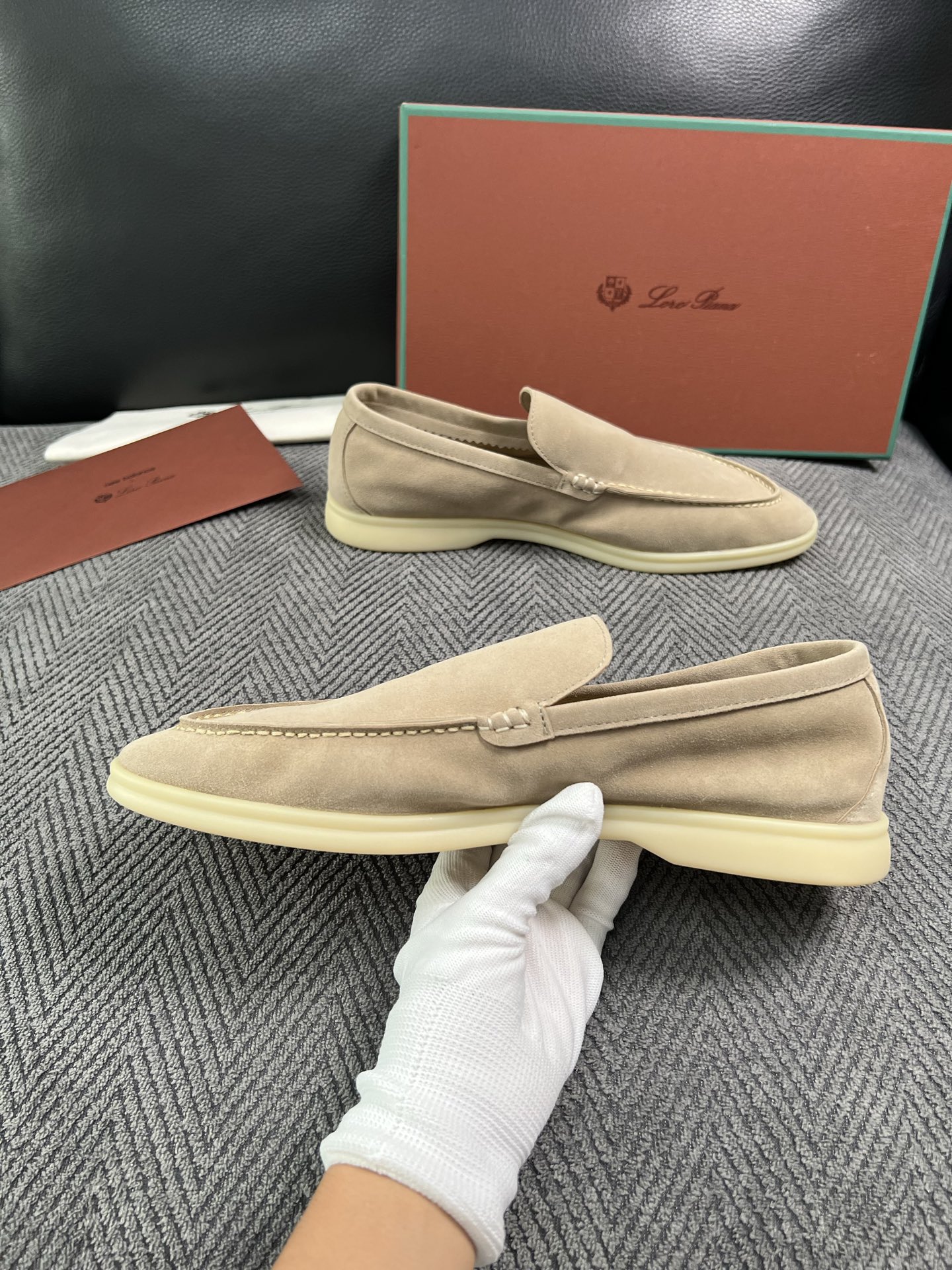 Loro Piana  高品质  顶级工艺品  诺悠翩雅  新品专柜同步原厂配置，鞋面意大利进口牛皮面料，高品质拼接工艺