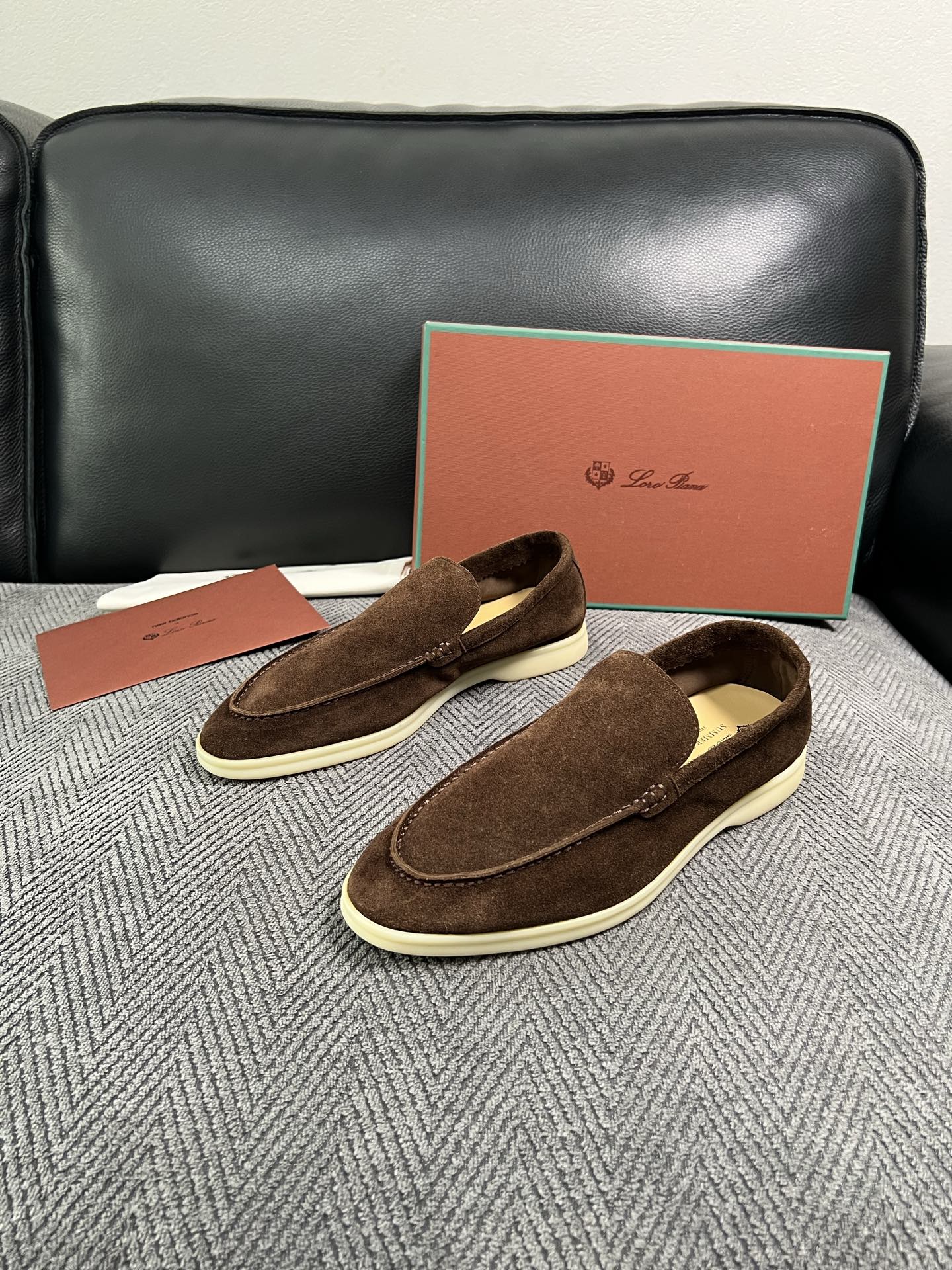 Loro Piana  高品质  顶级工艺品  诺悠翩雅  新品专柜同步原厂配置，鞋面意大利进口牛皮面料，高品质拼接工艺