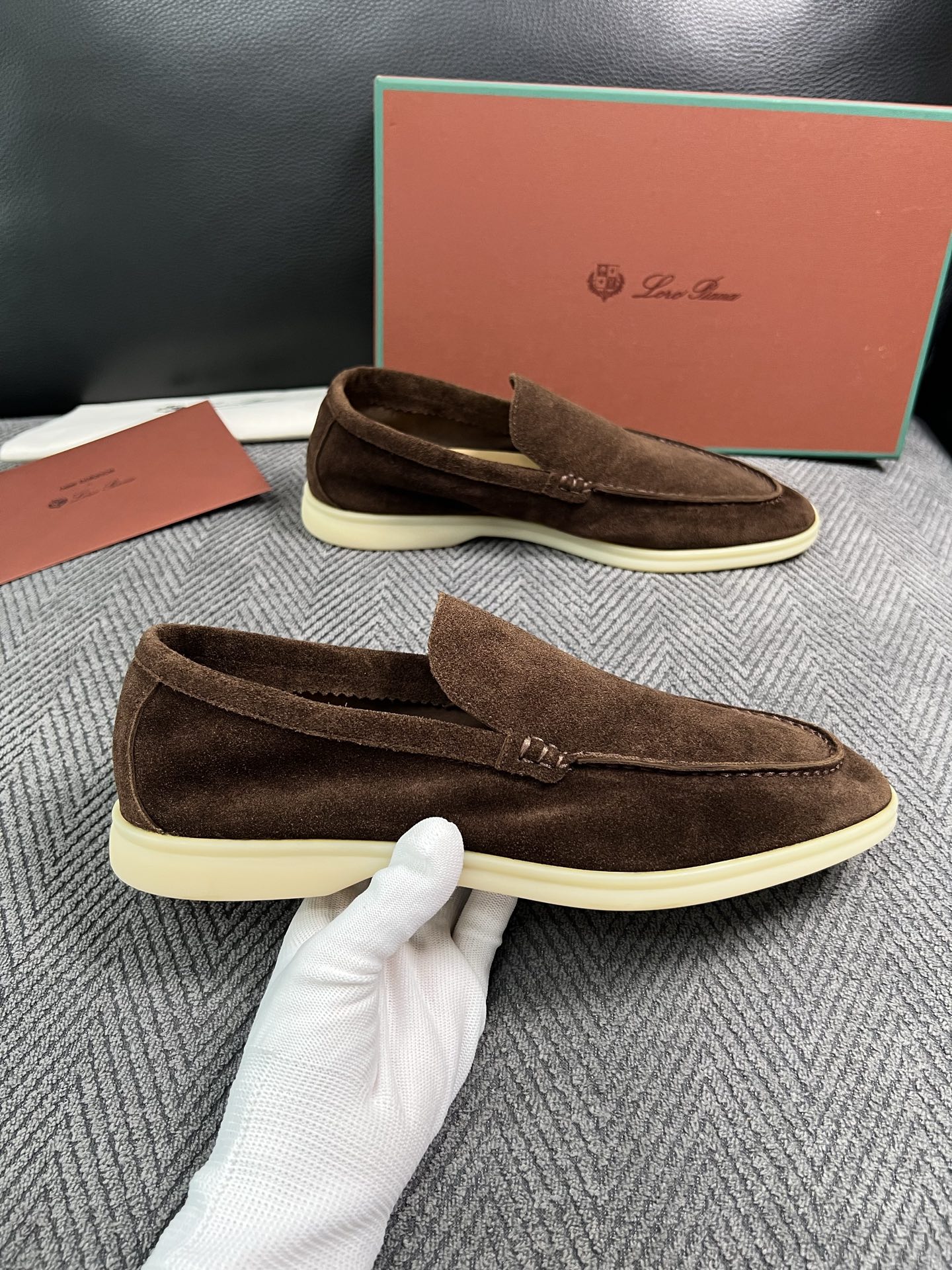 Loro Piana  高品质  顶级工艺品  诺悠翩雅  新品专柜同步原厂配置，鞋面意大利进口牛皮面料，高品质拼接工艺