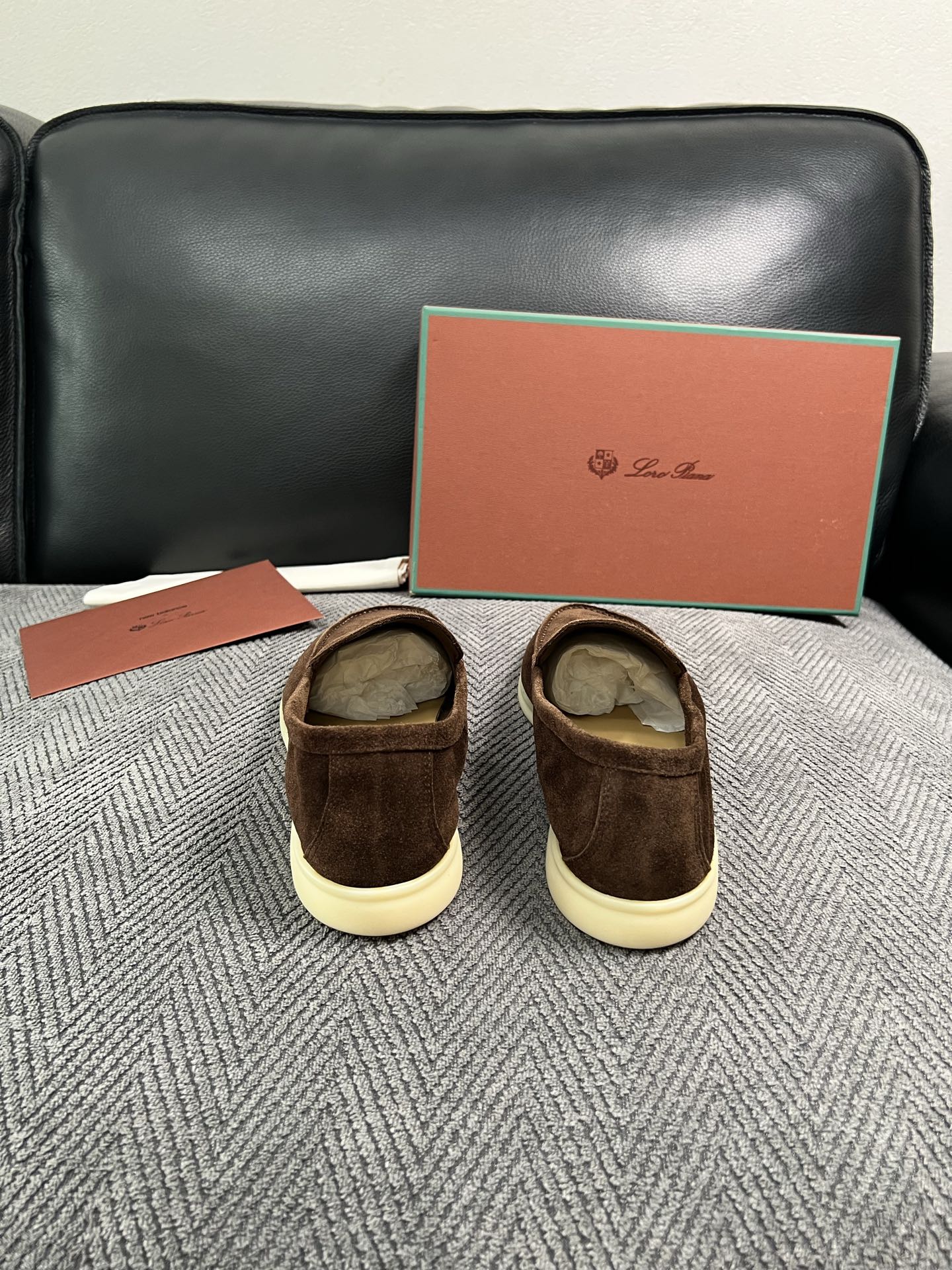 Loro Piana  高品质  顶级工艺品  诺悠翩雅  新品专柜同步原厂配置，鞋面意大利进口牛皮面料，高品质拼接工艺