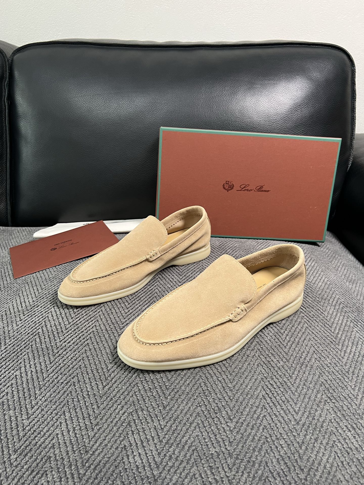 Loro Piana  高品质  顶级工艺品  诺悠翩雅  新品专柜同步原厂配置，鞋面意大利进口牛皮面料，高品质拼接工艺