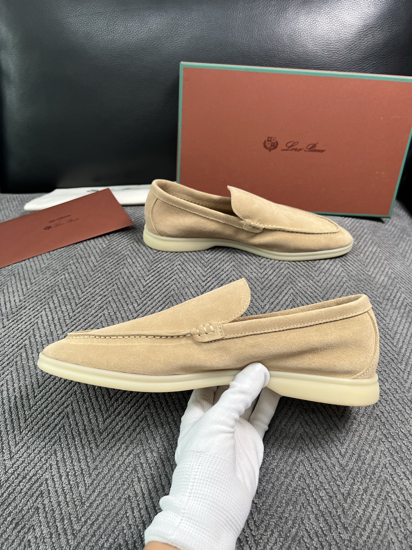 Loro Piana  高品质  顶级工艺品  诺悠翩雅  新品专柜同步原厂配置，鞋面意大利进口牛皮面料，高品质拼接工艺