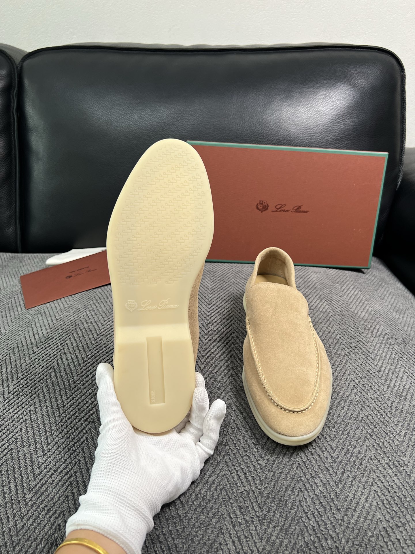 Loro Piana  高品质  顶级工艺品  诺悠翩雅  新品专柜同步原厂配置，鞋面意大利进口牛皮面料，高品质拼接工艺