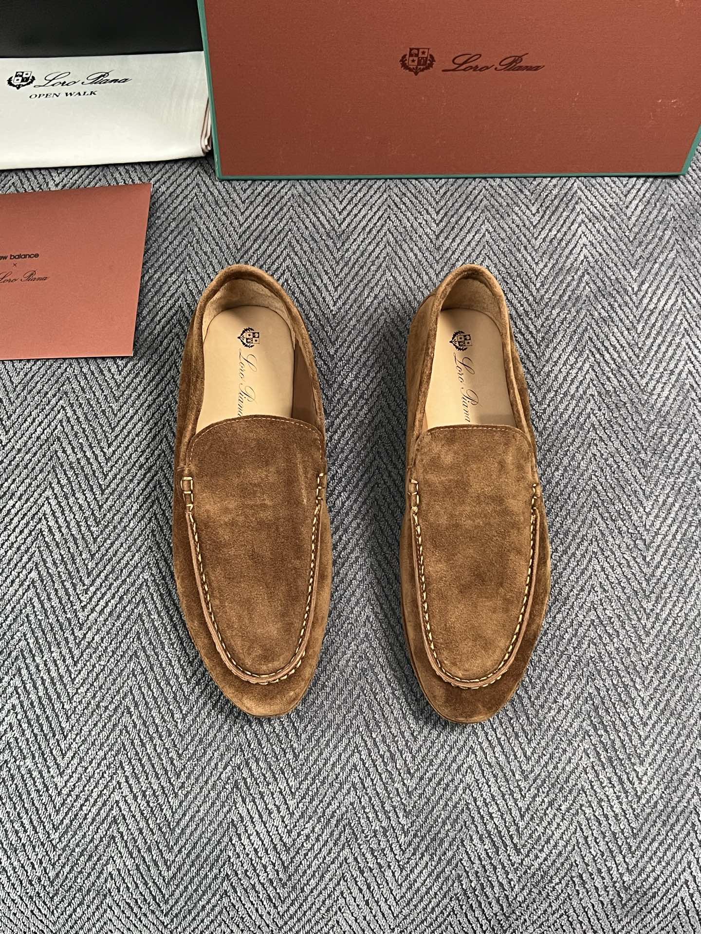 Loro Piana  高品质  顶级工艺品  诺悠翩雅  新品专柜同步原厂配置，鞋面意大利进口牛皮面料，高品质拼接工艺