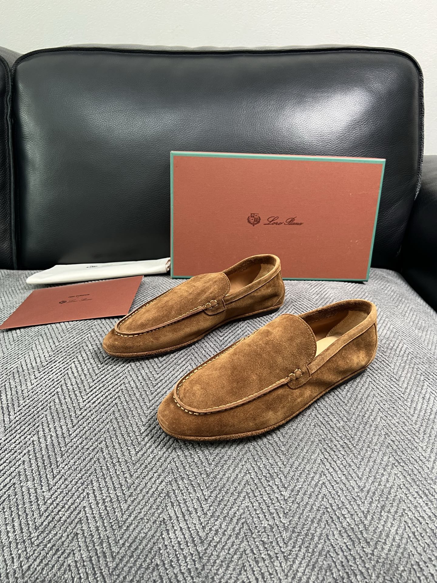 Loro Piana  高品质  顶级工艺品  诺悠翩雅  新品专柜同步原厂配置，鞋面意大利进口牛皮面料，高品质拼接工艺