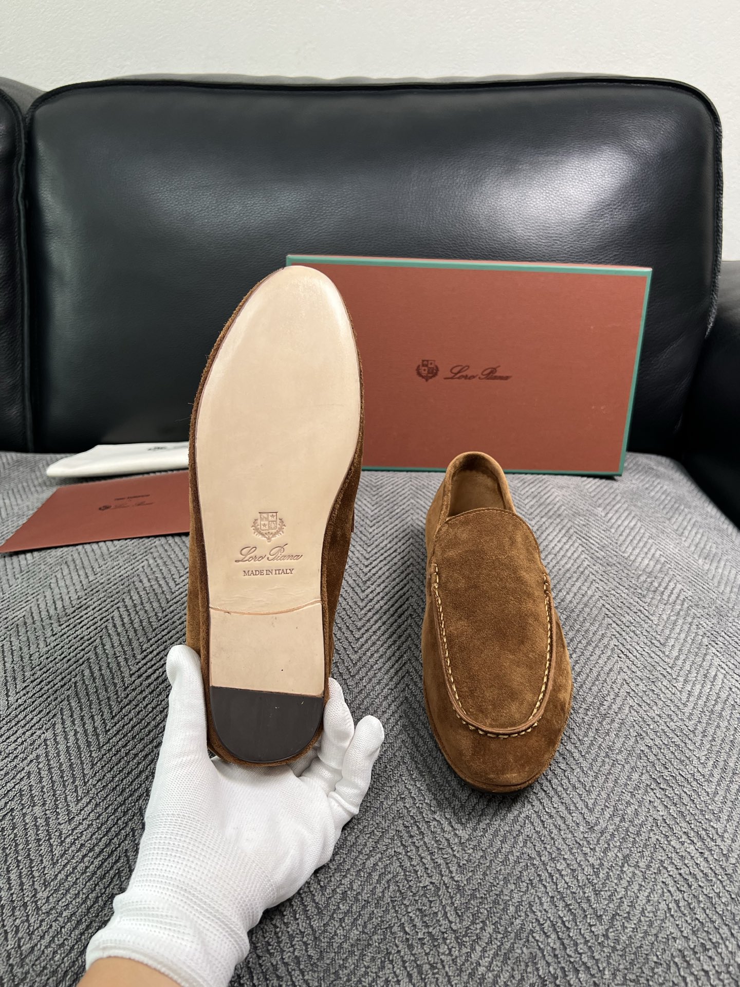 Loro Piana  高品质  顶级工艺品  诺悠翩雅  新品专柜同步原厂配置，鞋面意大利进口牛皮面料，高品质拼接工艺