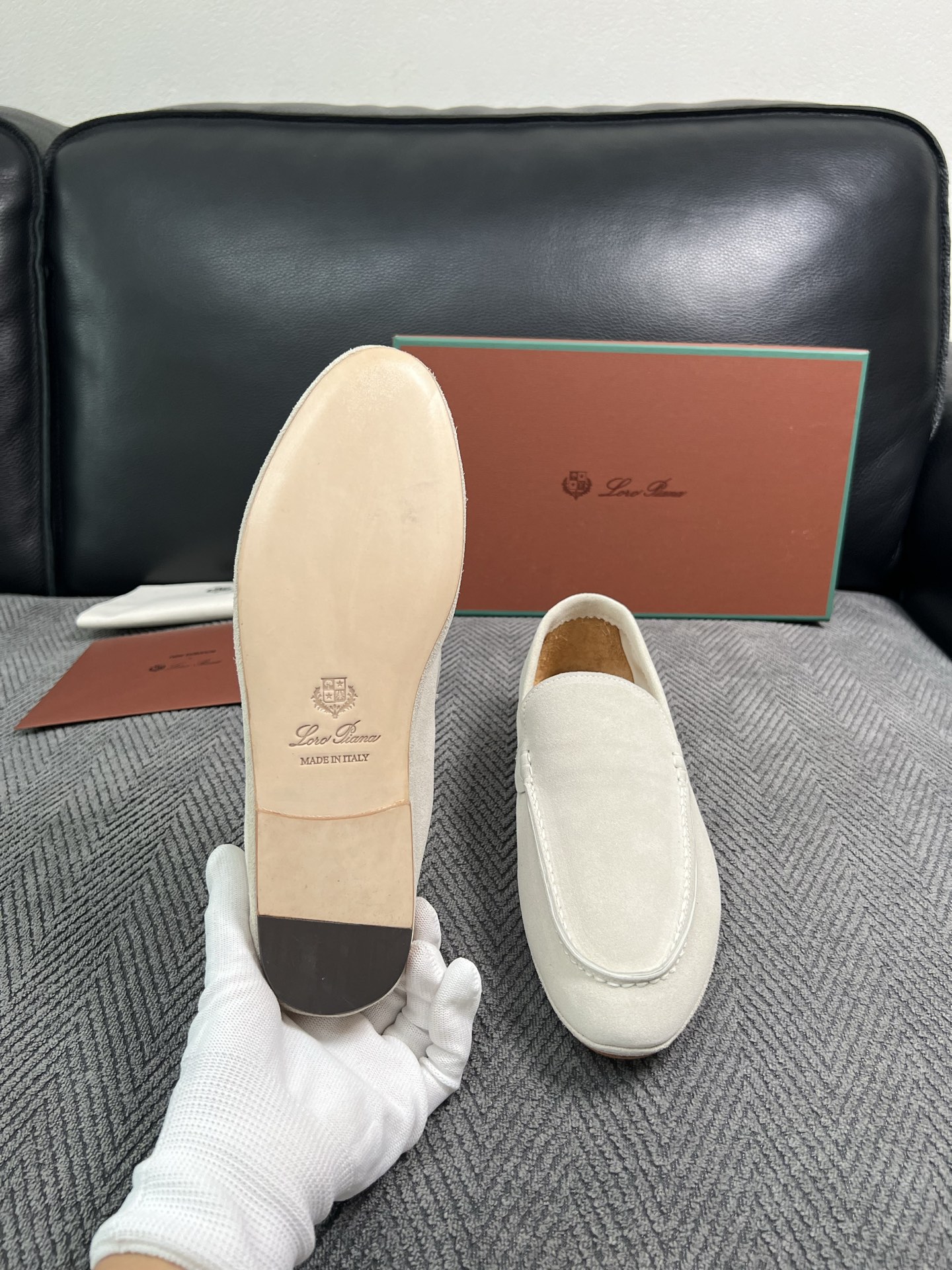 Loro Piana  高品质  顶级工艺品  诺悠翩雅  新品专柜同步原厂配置，鞋面意大利进口牛皮面料，高品质拼接工艺