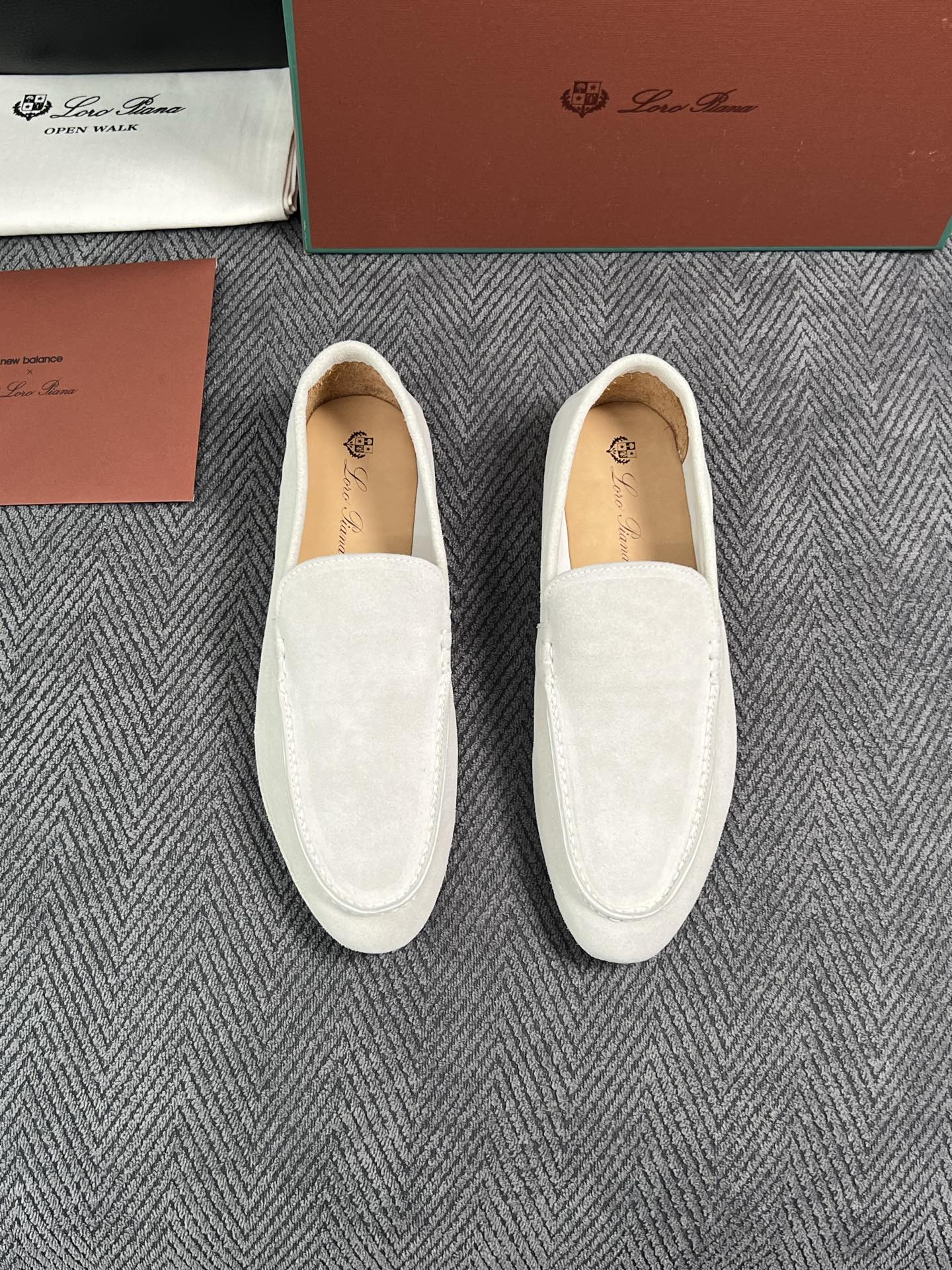Loro Piana  高品质  顶级工艺品  诺悠翩雅  新品专柜同步原厂配置，鞋面意大利进口牛皮面料，高品质拼接工艺